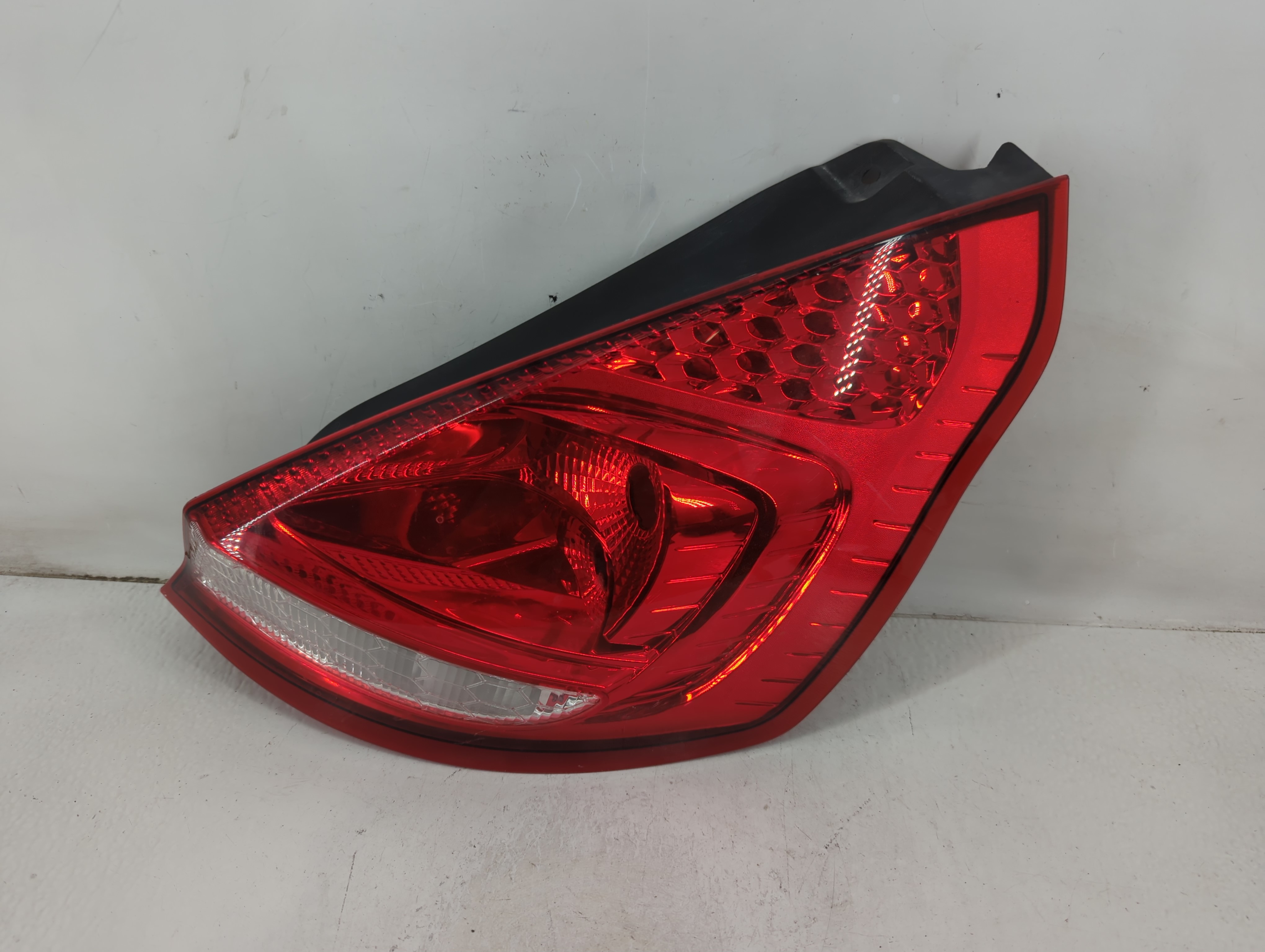2011-2013 Ford Fiesta Passenger Right Side Tail Light Taillight Oem 1111285 - Oemusedautoparts1.com