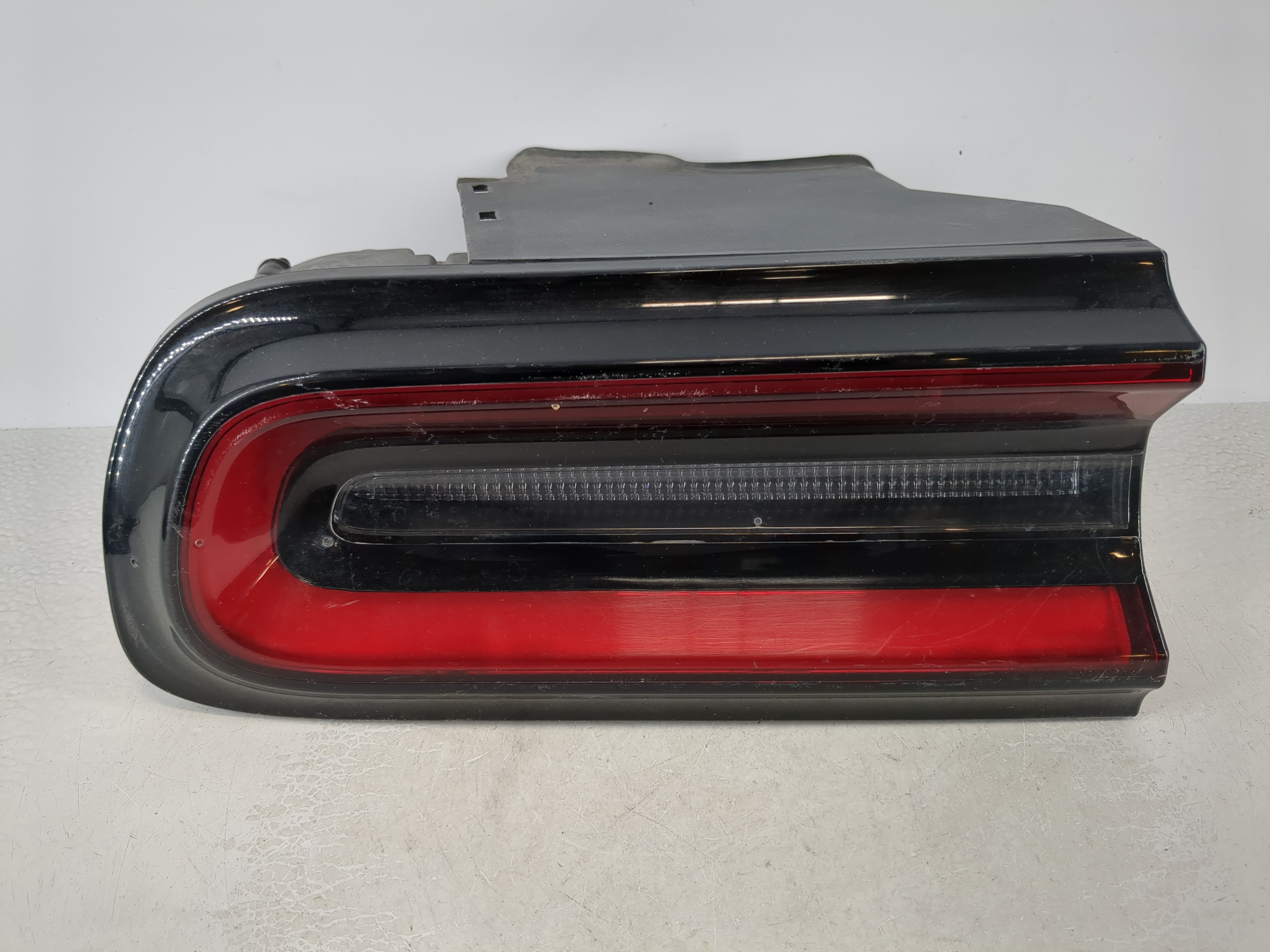 2015-2022 Dodge Challenger Driver Left Side Tail Light Taillight Oem 1111298 - Oemusedautoparts1.com