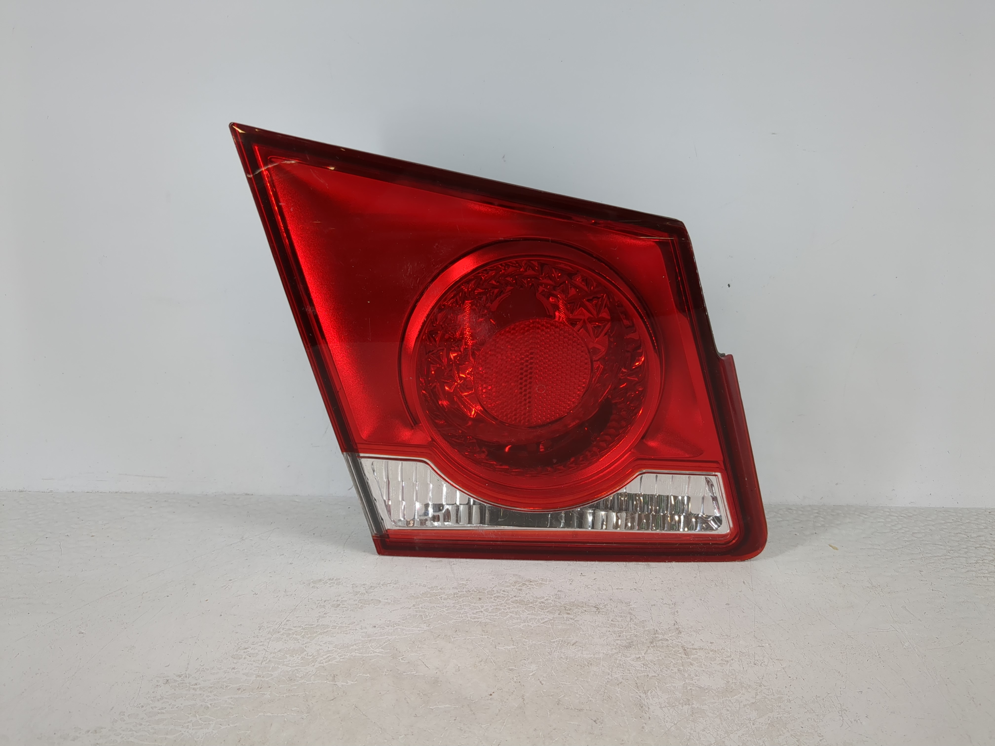 Picture of 2011-2016 Chevrolet Cruze Passenger Right Side Tail Light Taillight Oem 1111299