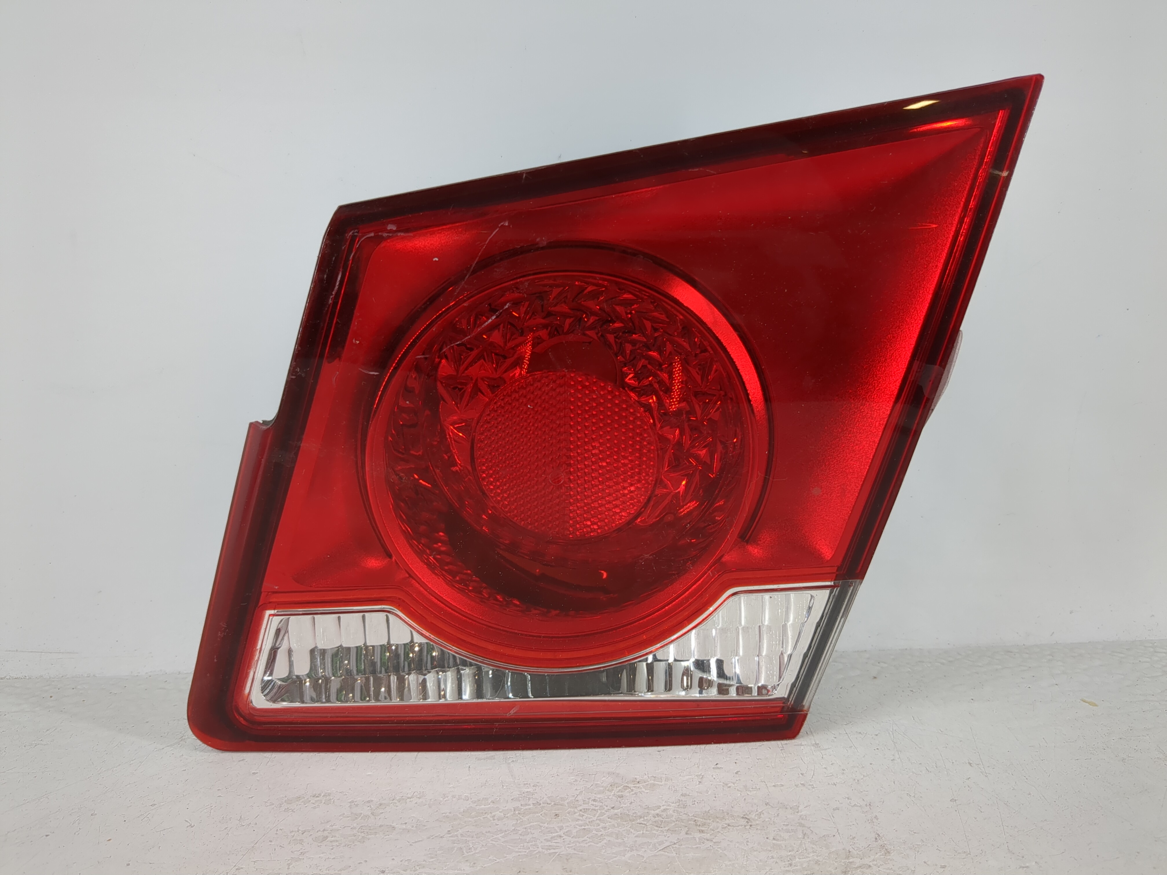 Picture of 2011-2016 Chevrolet Cruze Passenger Right Side Tail Light Taillight Oem 1111305