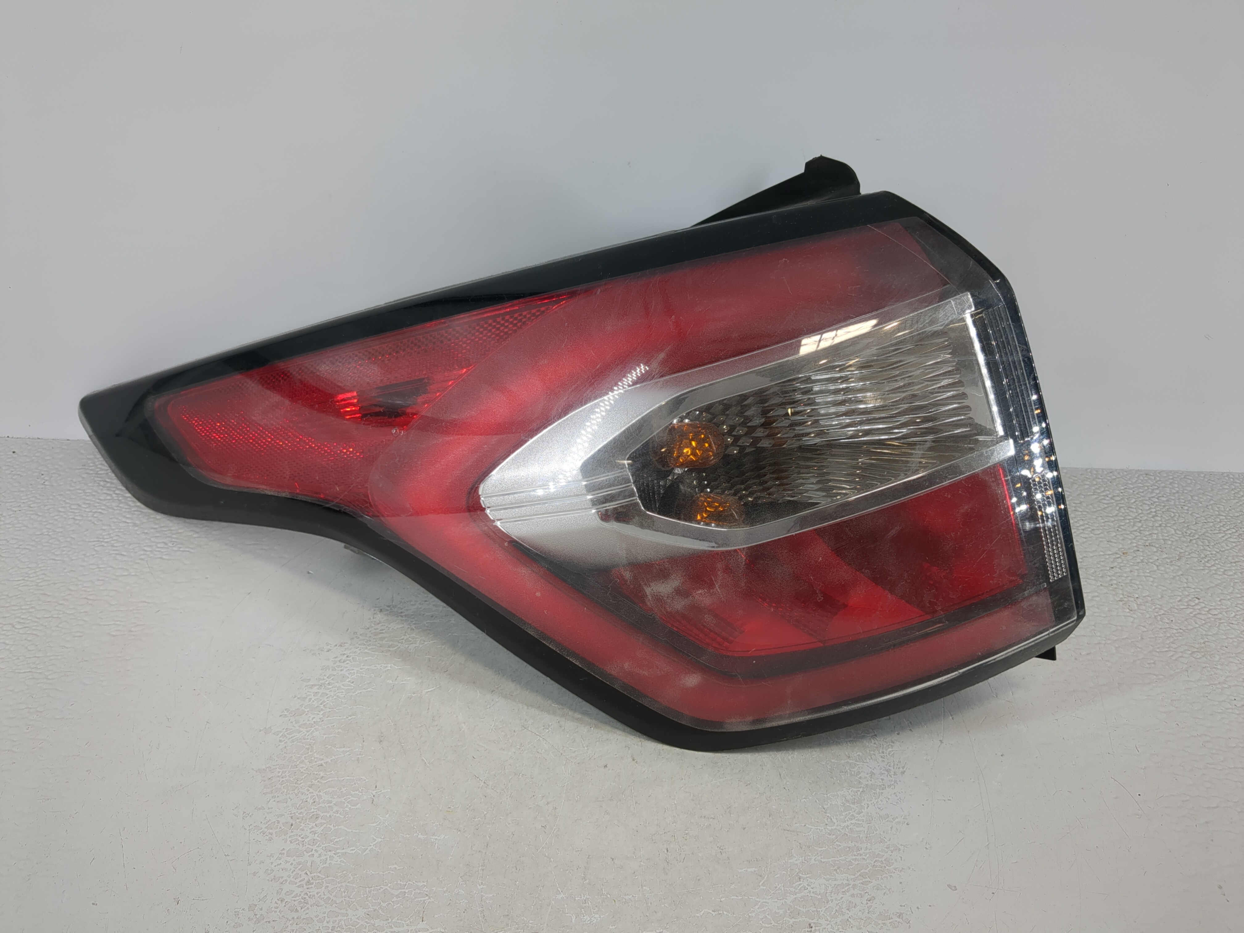 2017-2018 Ford Escape Driver Left Side Tail Light Taillight Oem 1111333 - Oemusedautoparts1.com
