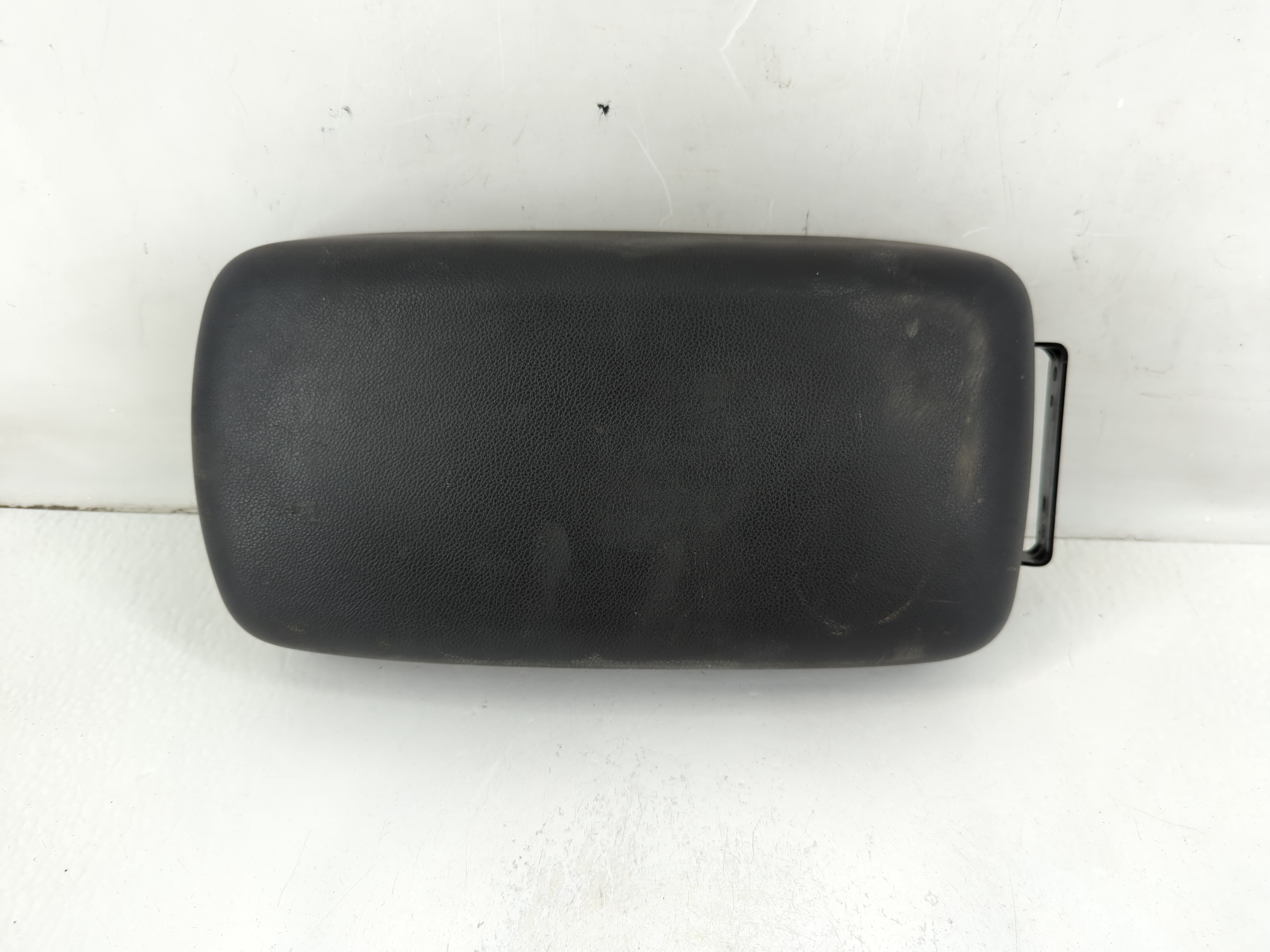 2016-2017 Mitsubishi Outlander Sport Center Console Armrest Cover Lid 1111342 - Oemusedautoparts1.com