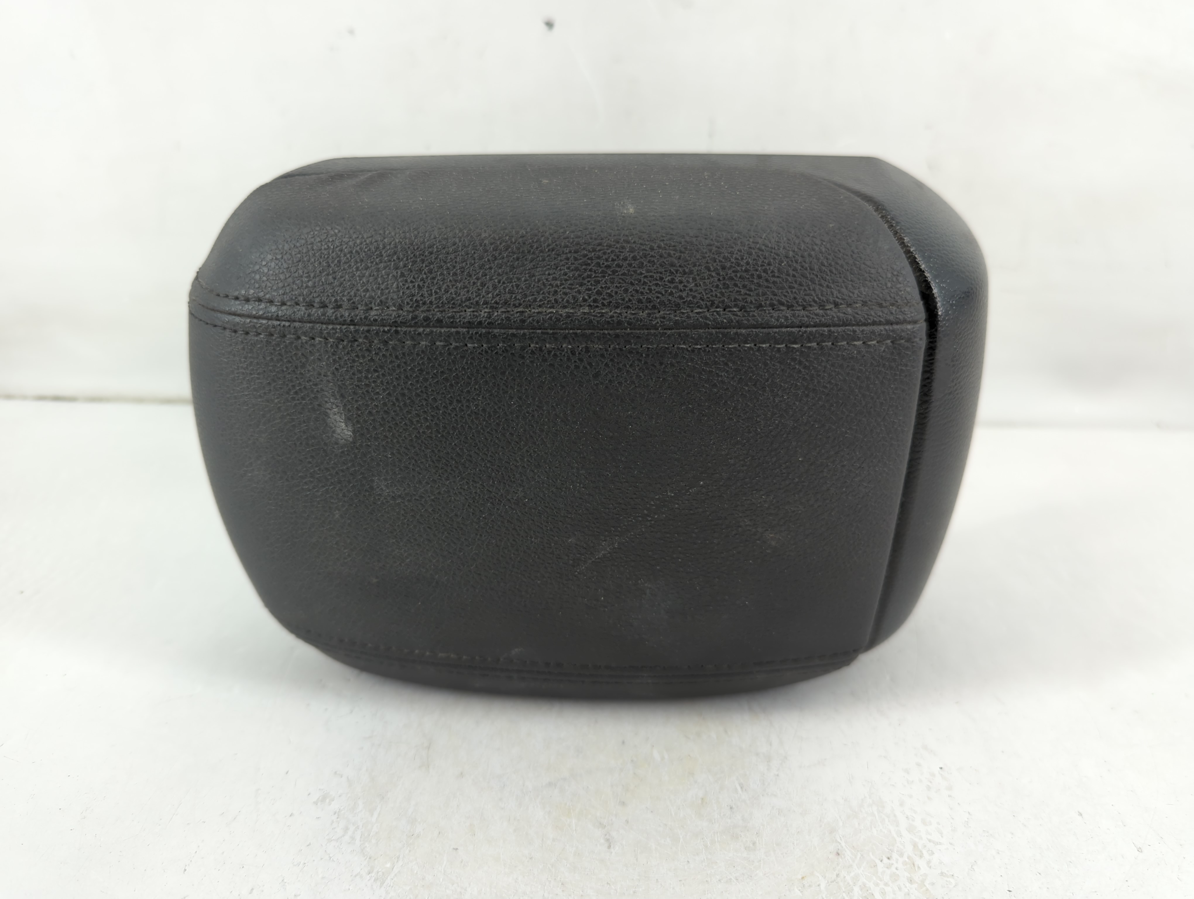 Picture of 2016-2016 Chevrolet Cruze Center Console Armrest Cover Lid Black 1111353