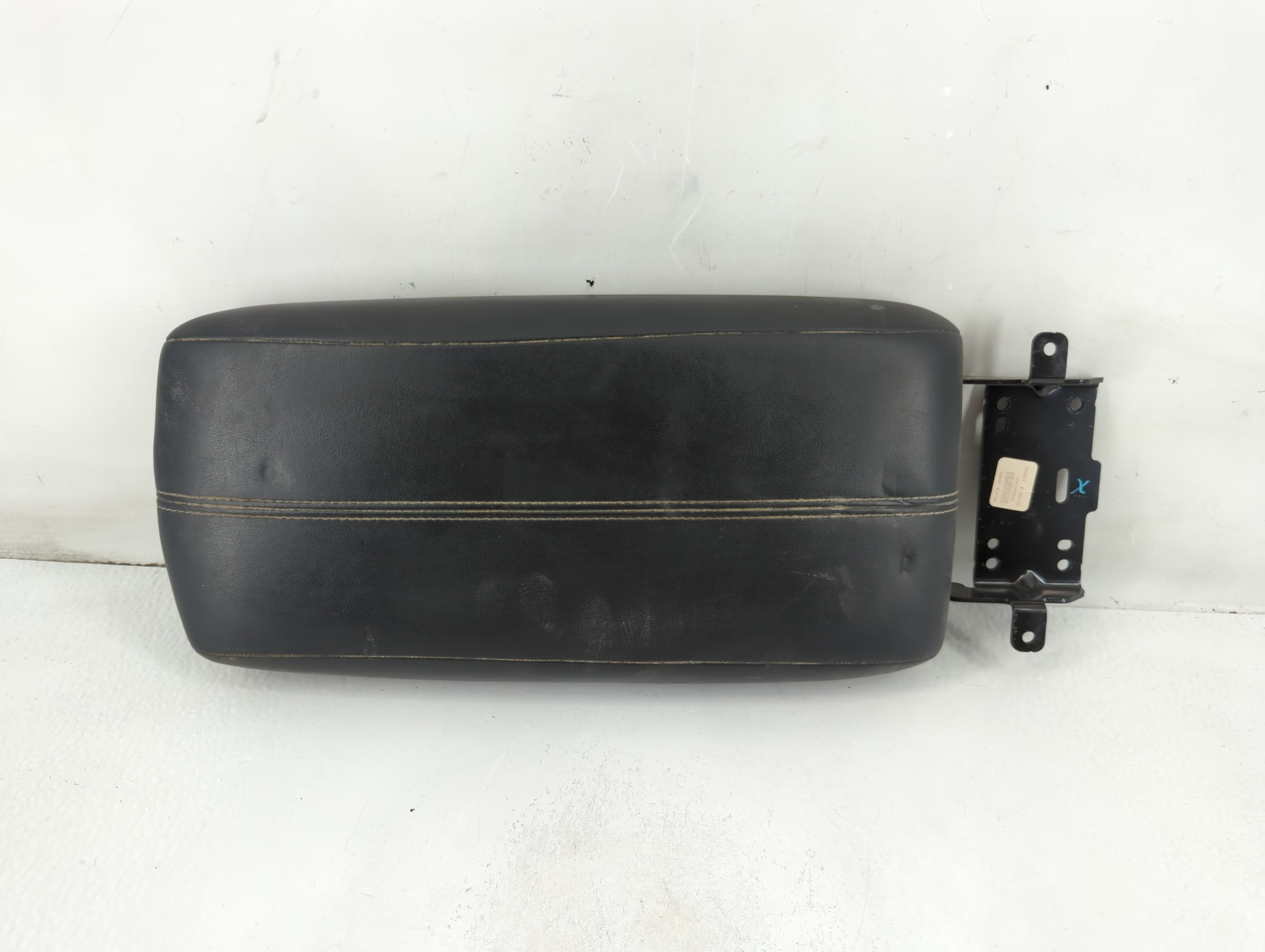 2019-2022 Nissan Altima Center Console Armrest Cover Lid Black 1111357 - Oemusedautoparts1.com