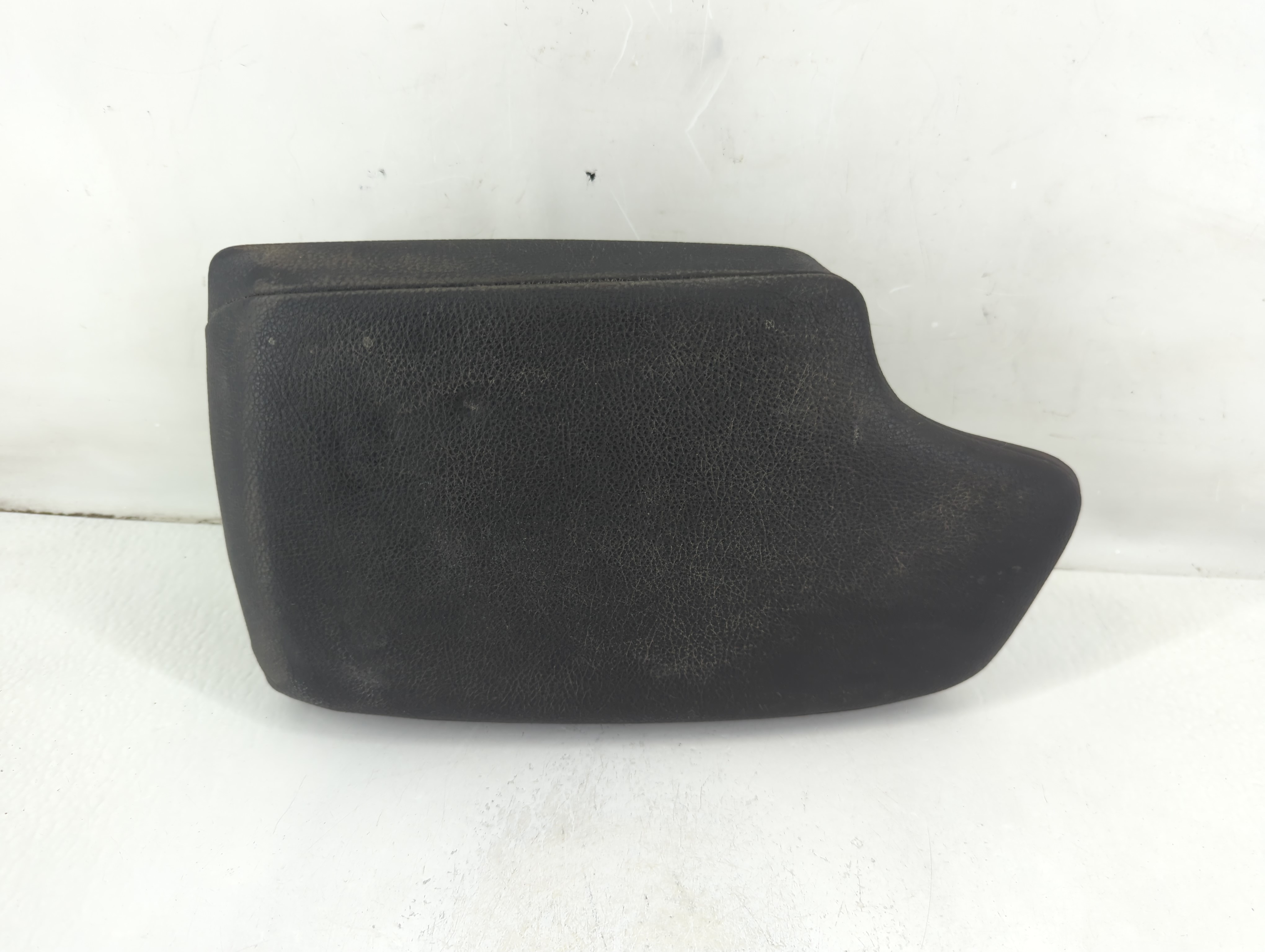 2017-2019 Bmw 330i Center Console Armrest Cover Lid Black 1111366 - Oemusedautoparts1.com