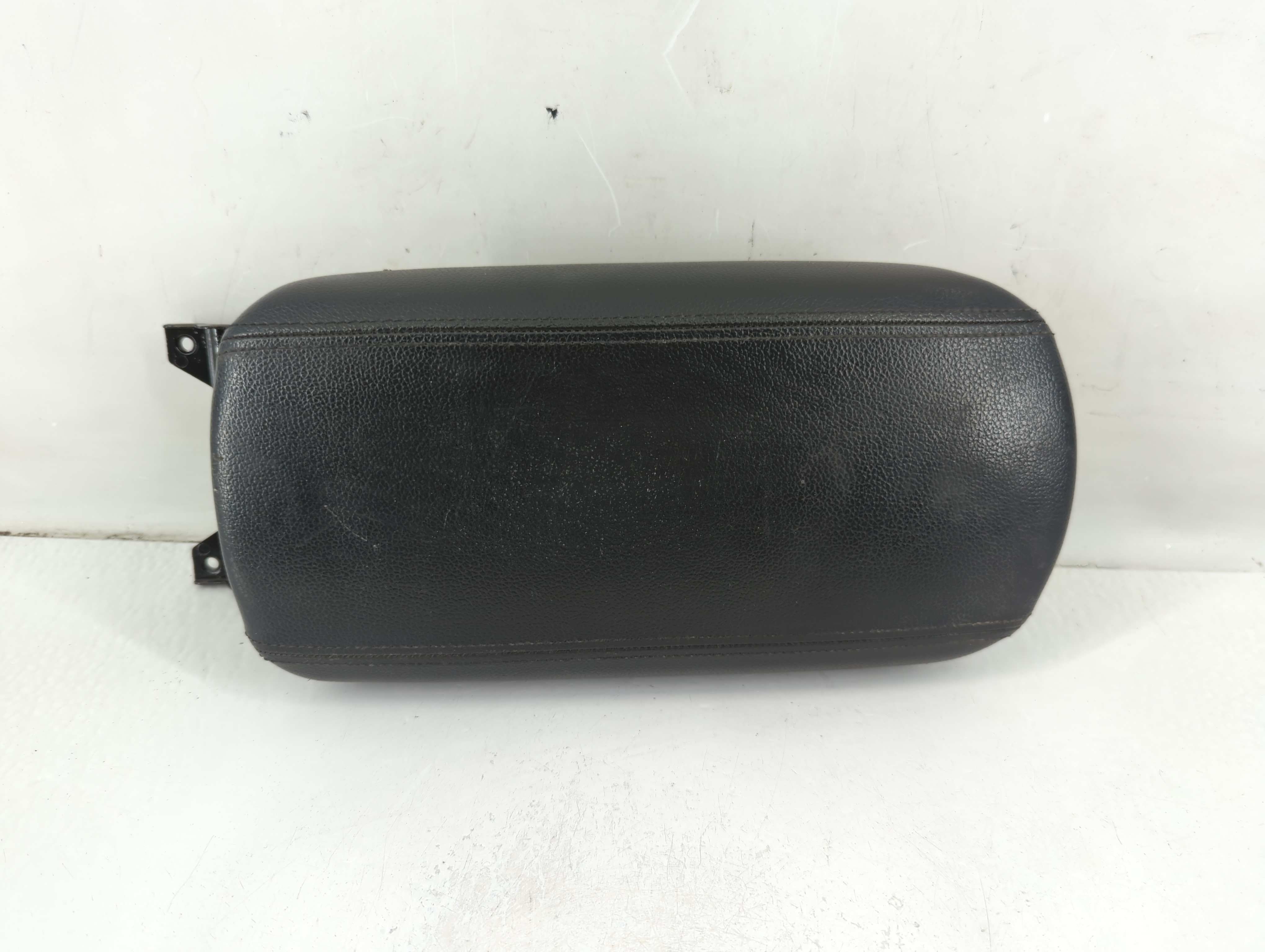 Kia Forte Center Console Armrest Cover Lid Black 1111368 - Oemusedautoparts1.com