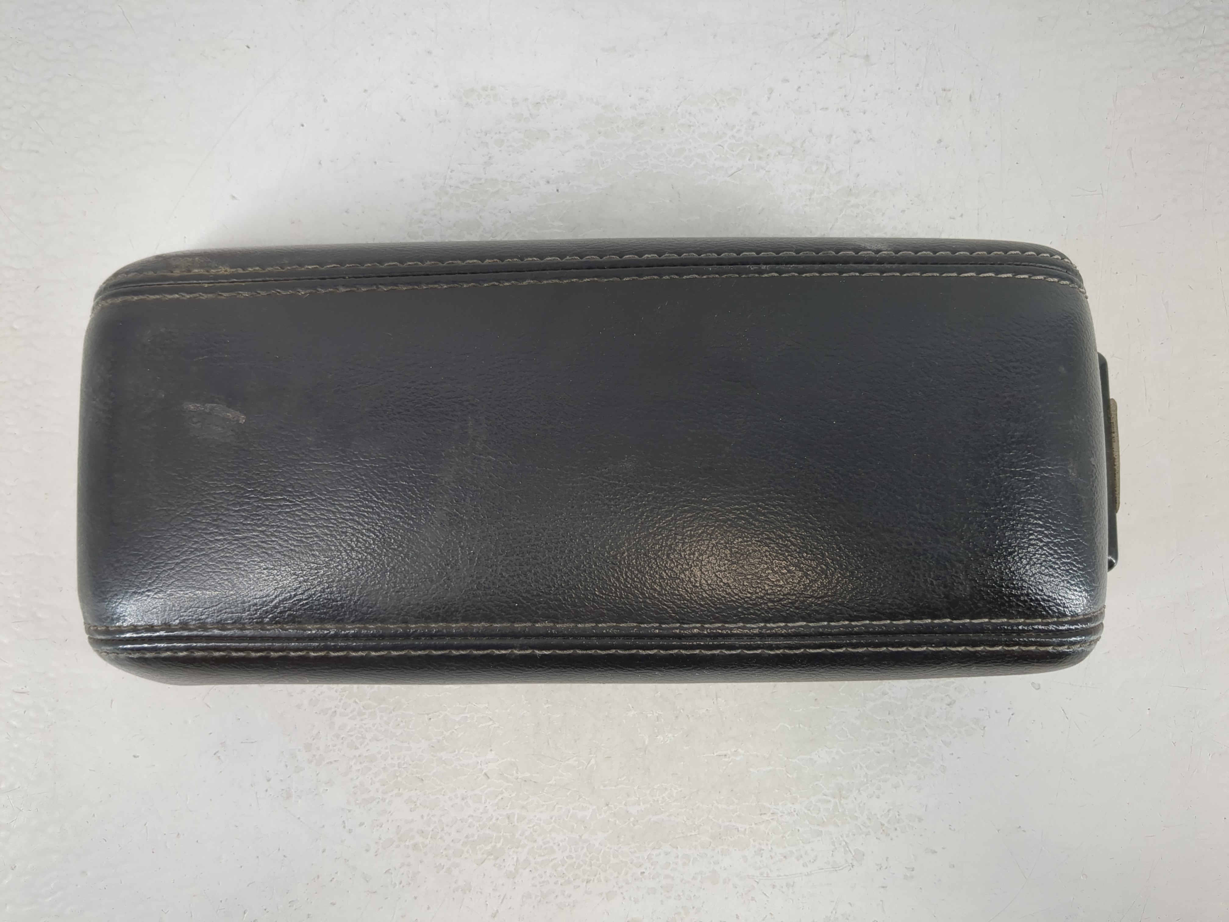 2011-2017 Jeep Compass Center Console Armrest Cover Lid Black 1111376 - Oemusedautoparts1.com