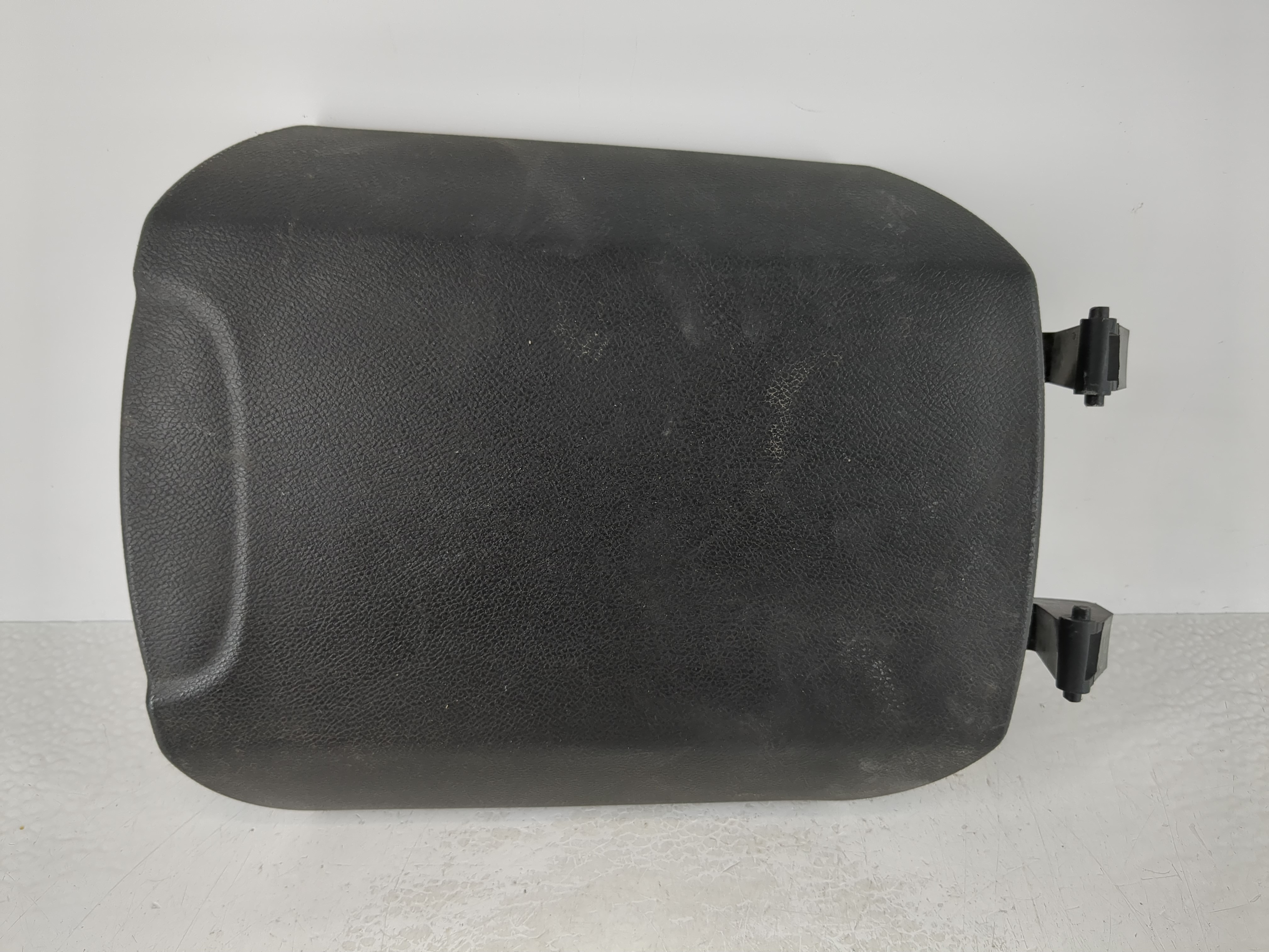 2013-2014 Chevrolet Camaro Center Console Armrest Cover Lid Black 1111377 - Oemusedautoparts1.com