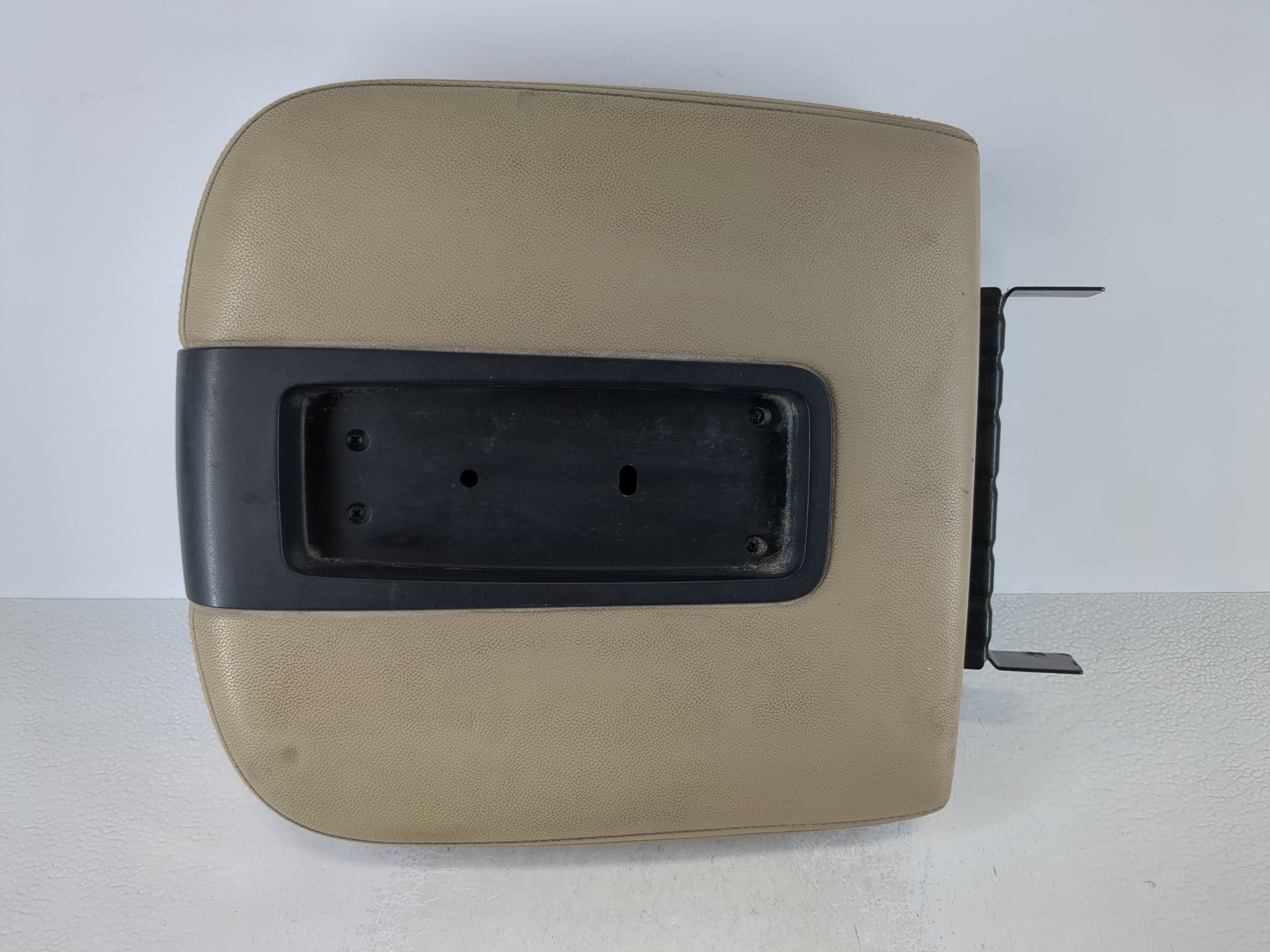 2010-2014 Chevrolet Tahoe Center Console Armrest Cover Lid Beige 1111403 - Oemusedautoparts1.com