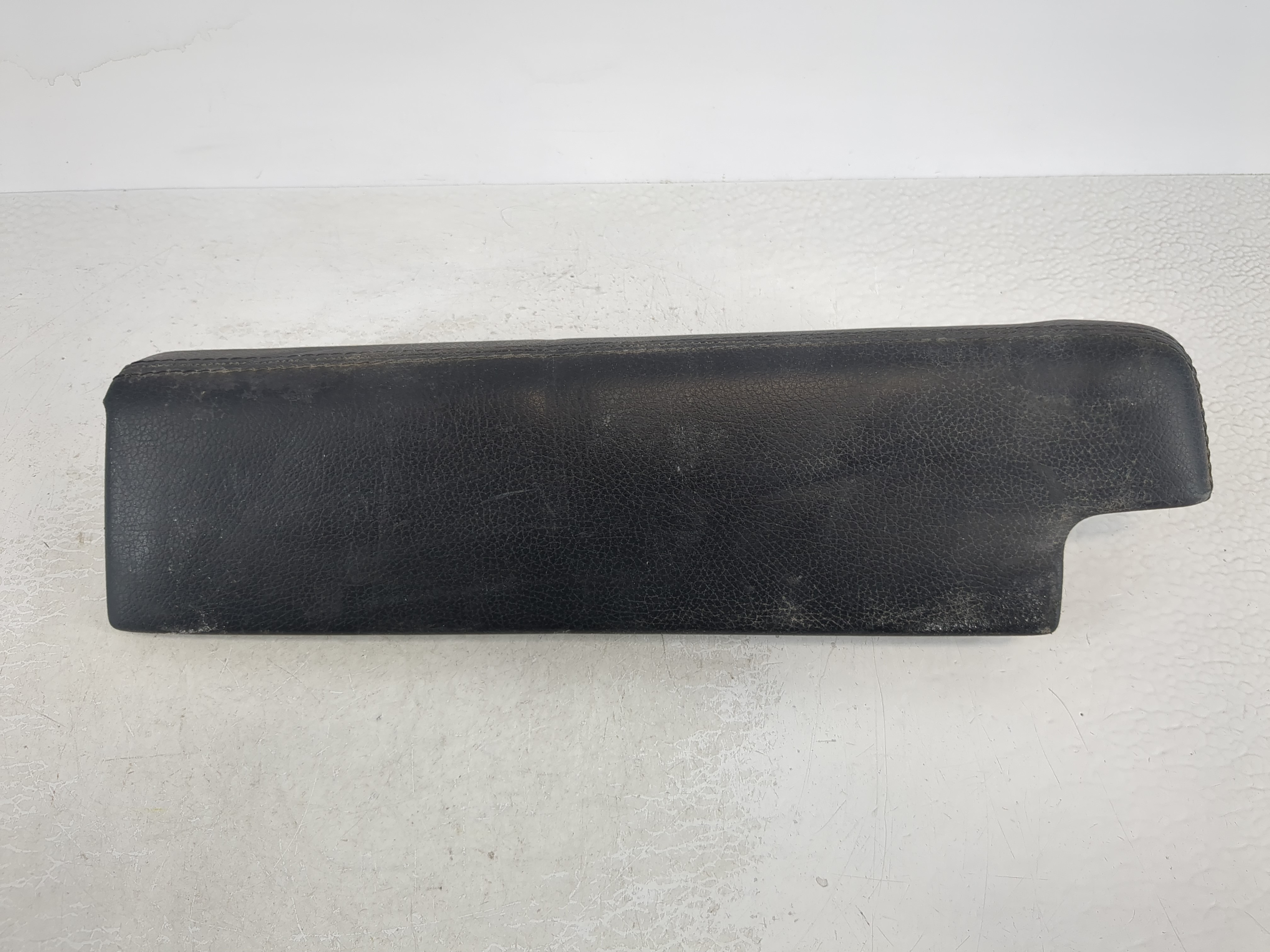 2012-2014 Mercedes-benz E350 Center Console Armrest Cover Lid Black 1111405 - Oemusedautoparts1.com
