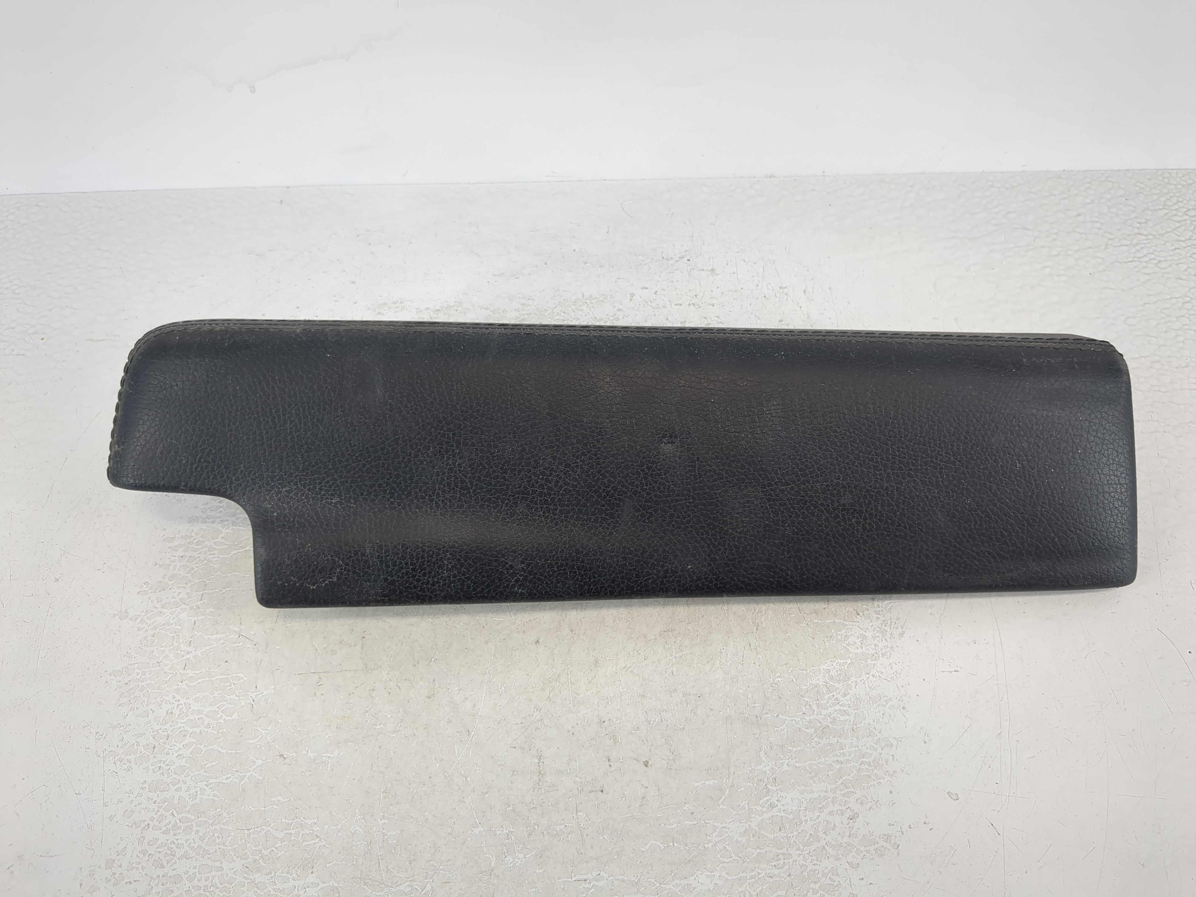 2012-2014 Mercedes-benz E350 Center Console Armrest Cover Lid Black 1111406 - Oemusedautoparts1.com