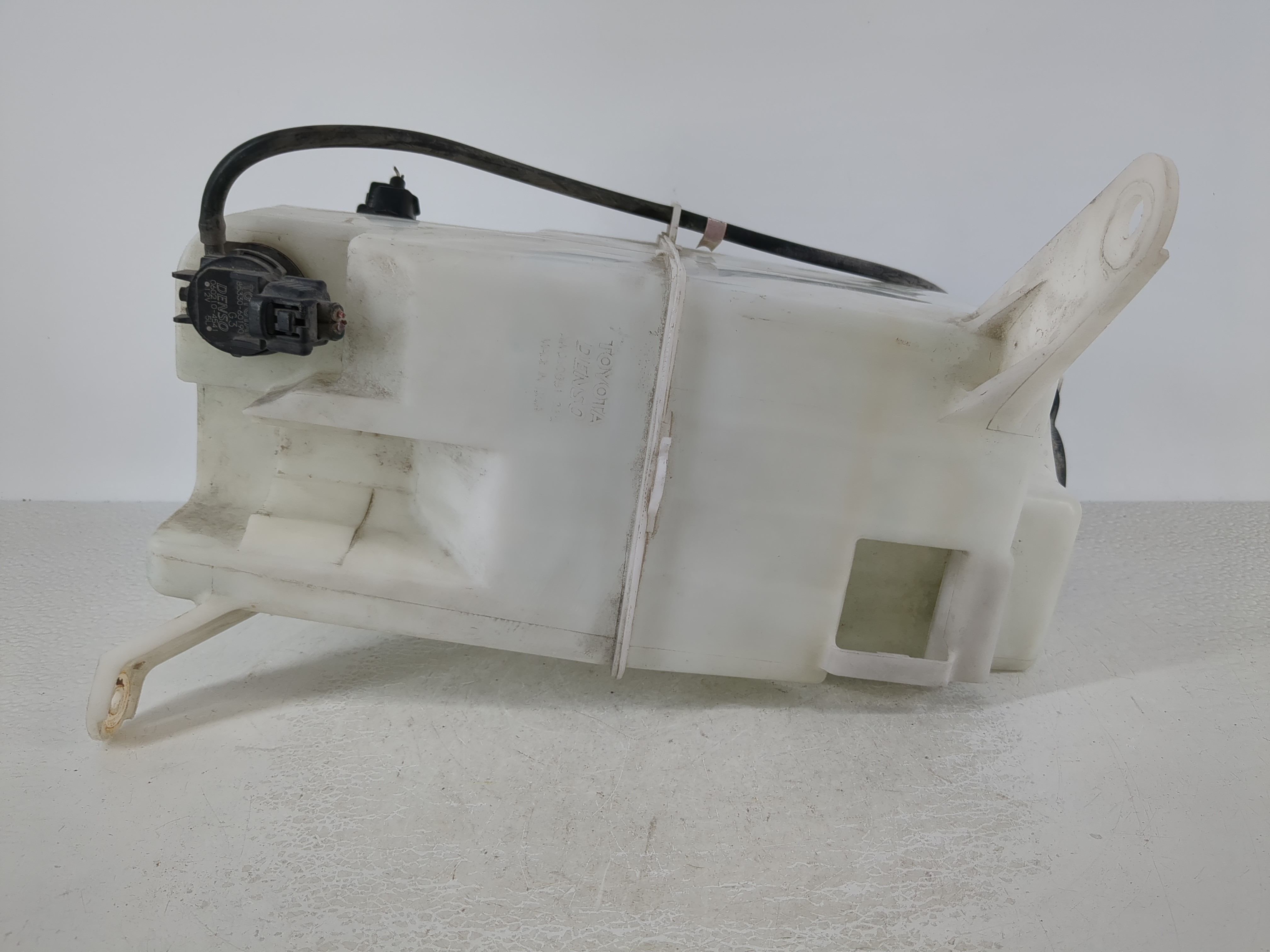 2007-2021 Toyota Tundra Windshield Washer Fluid Reservoir Bottle Oem 1111449 - Oemusedautoparts1.com