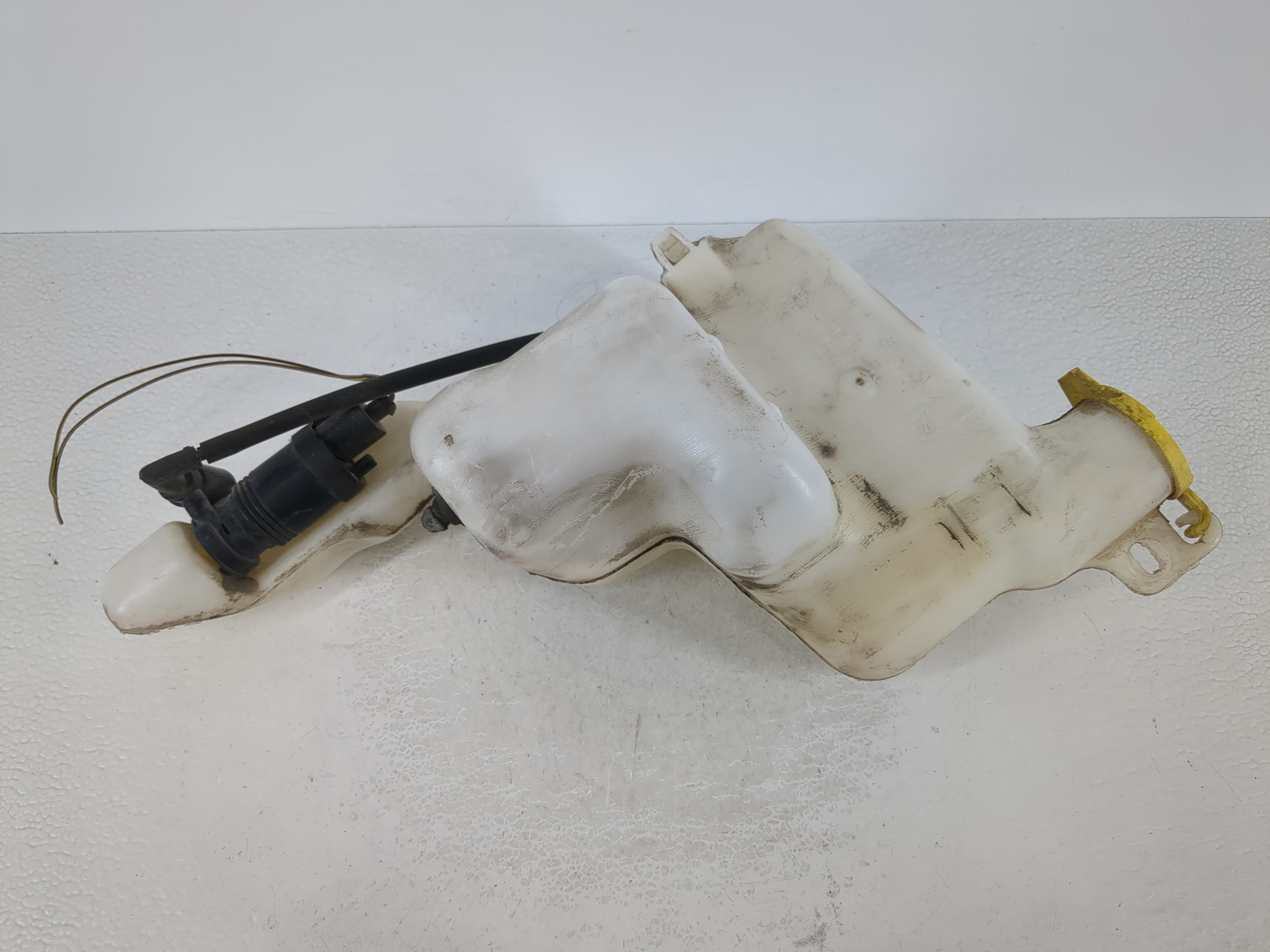 2007-2012 Dodge Caliber Windshield Washer Fluid Reservoir Bottle Oem 1111452 - Oemusedautoparts1.com