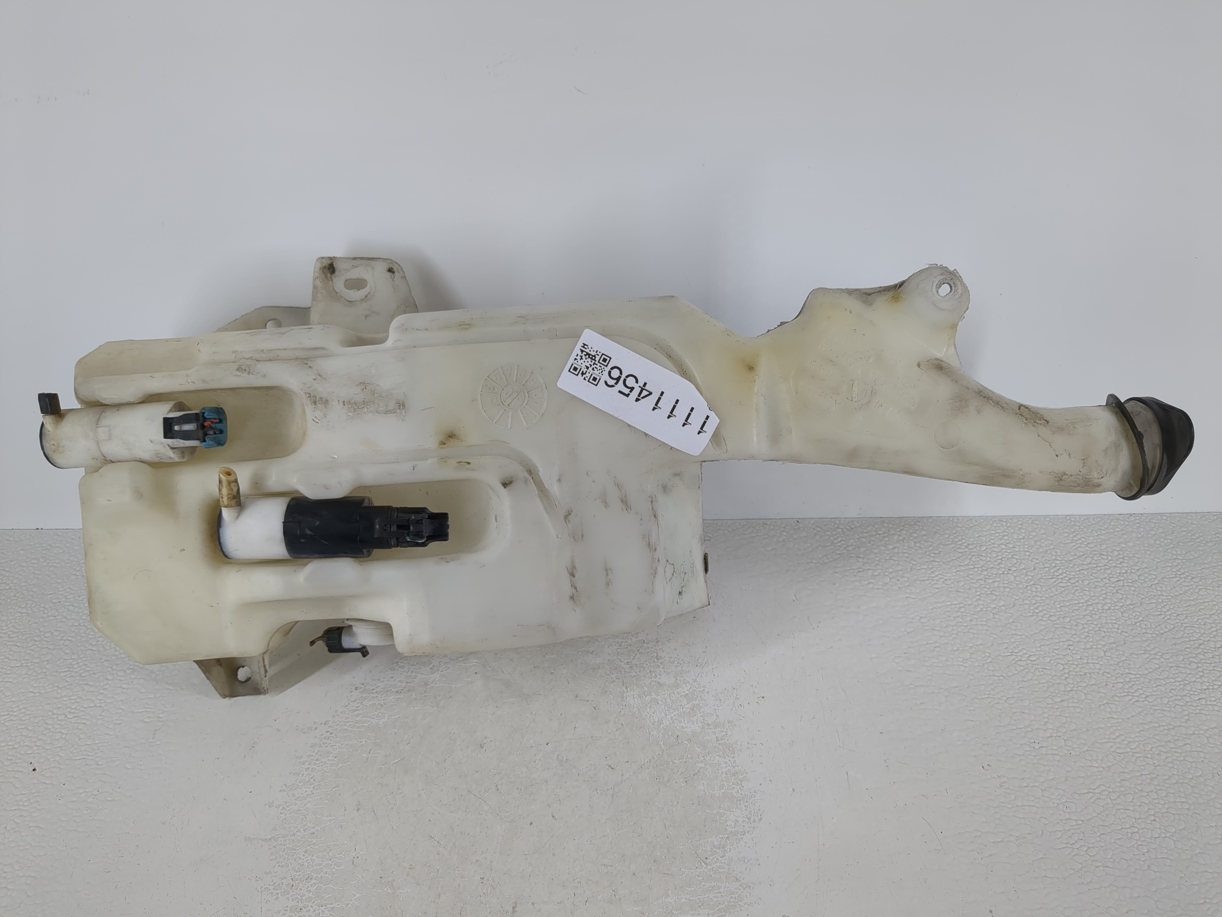 2007-2014 Gmc Yukon Xl 1500 Windshield Washer Fluid Reservoir Bottle Oem 1111456 - Oemusedautoparts1.com