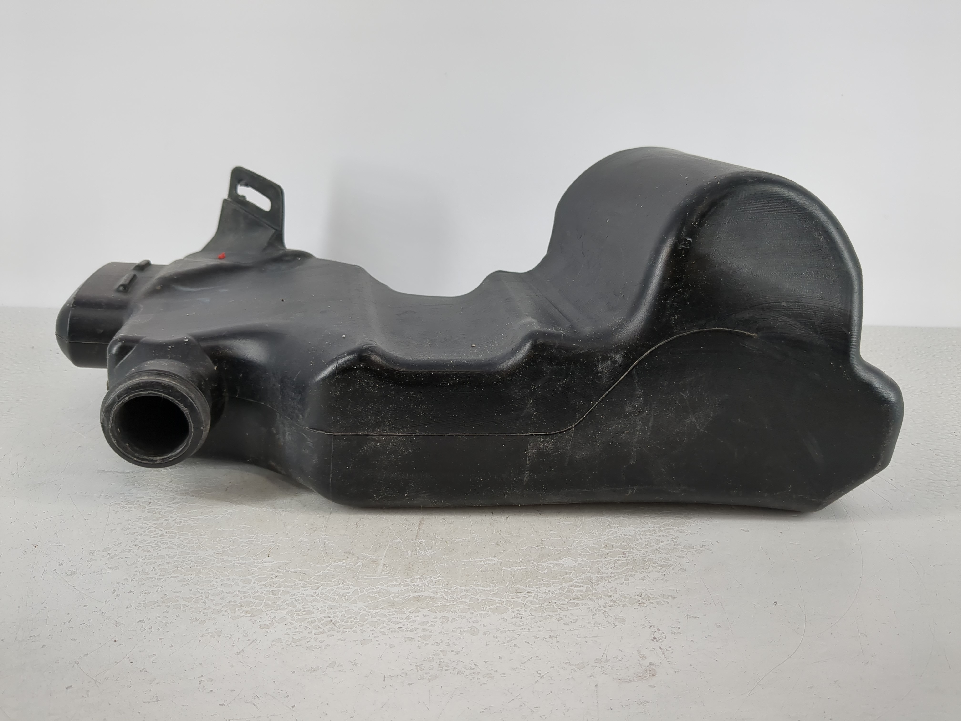 2015 Mercedes-benz C300 Windshield Washer Fluid Reservoir Bottle Oem 1111461 - Oemusedautoparts1.com