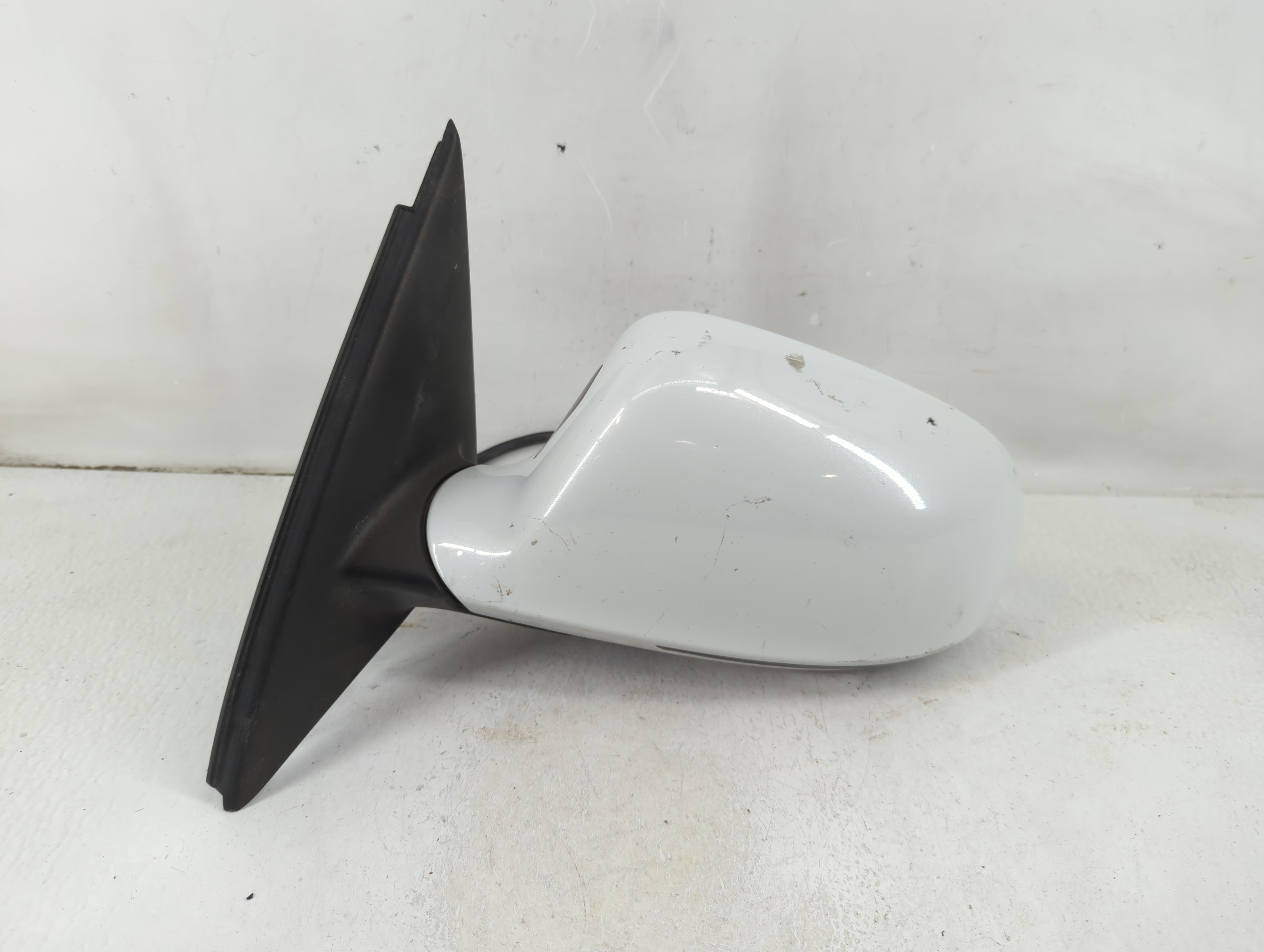 2015-2018 Audi Q3 Driver Left Side View Power Door Mirror White 1111504 - Oemusedautoparts1.com