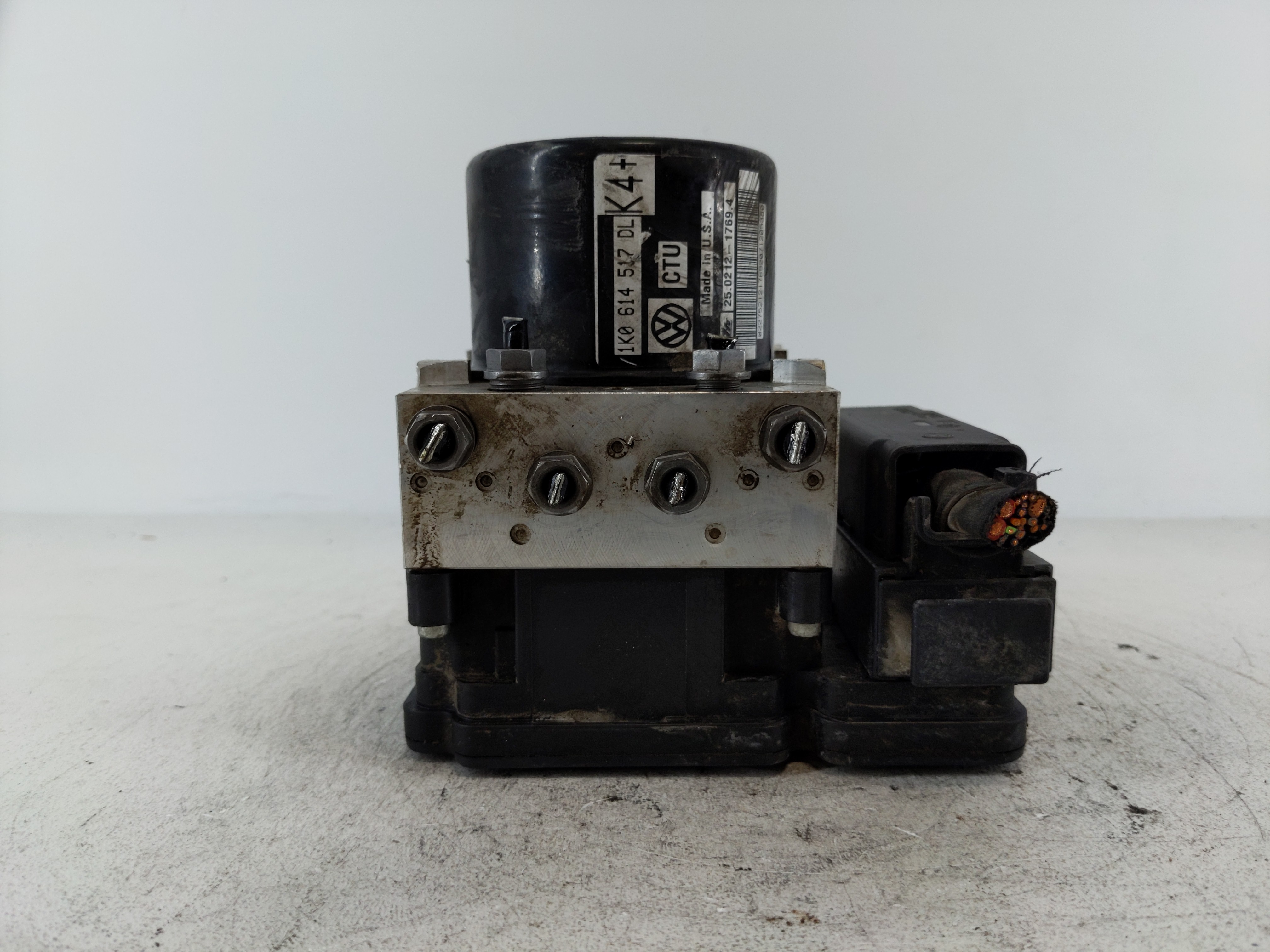 2011-2014 Volkswagen Jetta Abs Pump Control Module 1111521 - Oemusedautoparts1.com