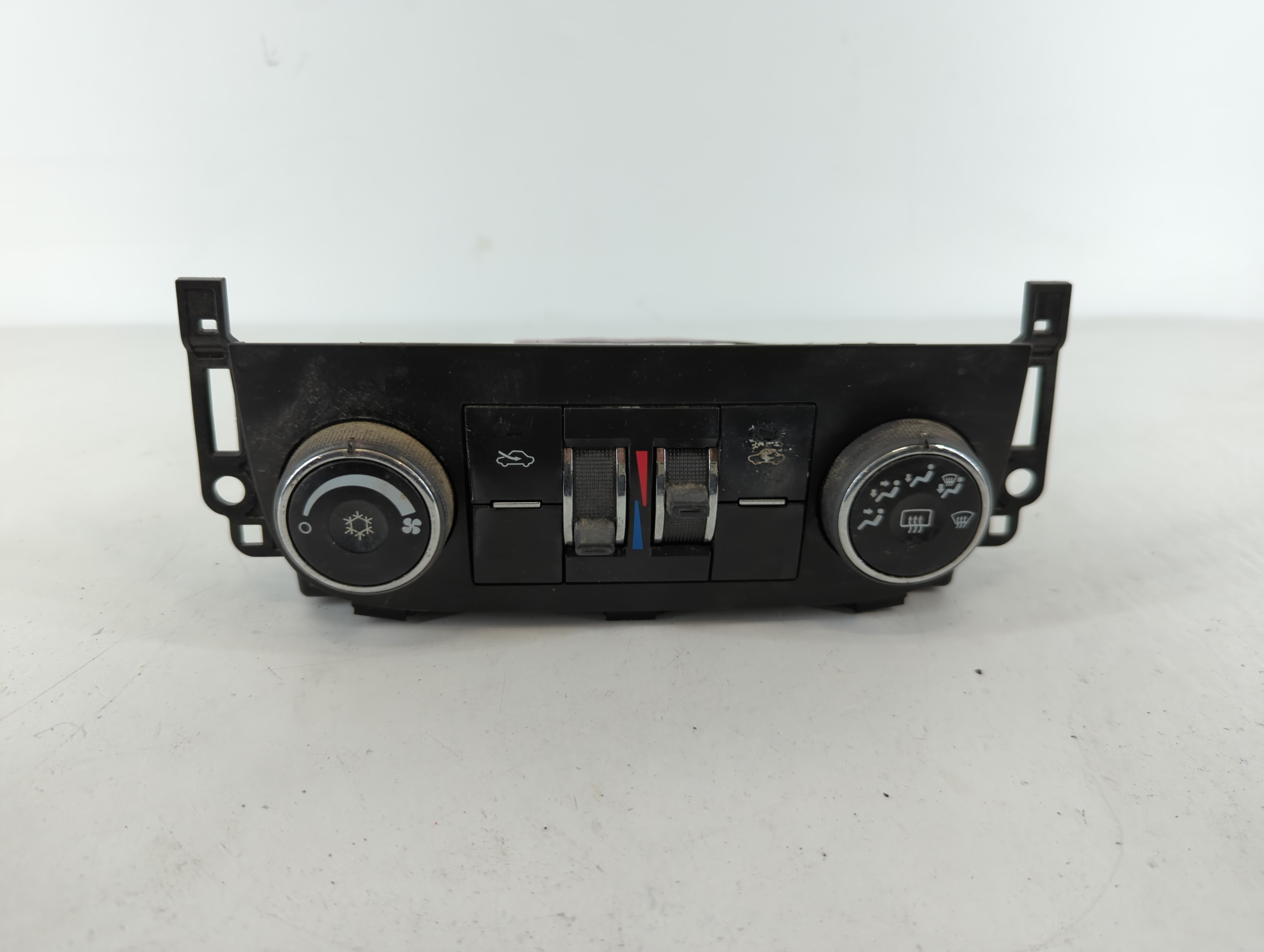 2012-2016 Chevrolet Impala Ac Heater Climate Control 22884767 1111544 - Oemusedautoparts1.com