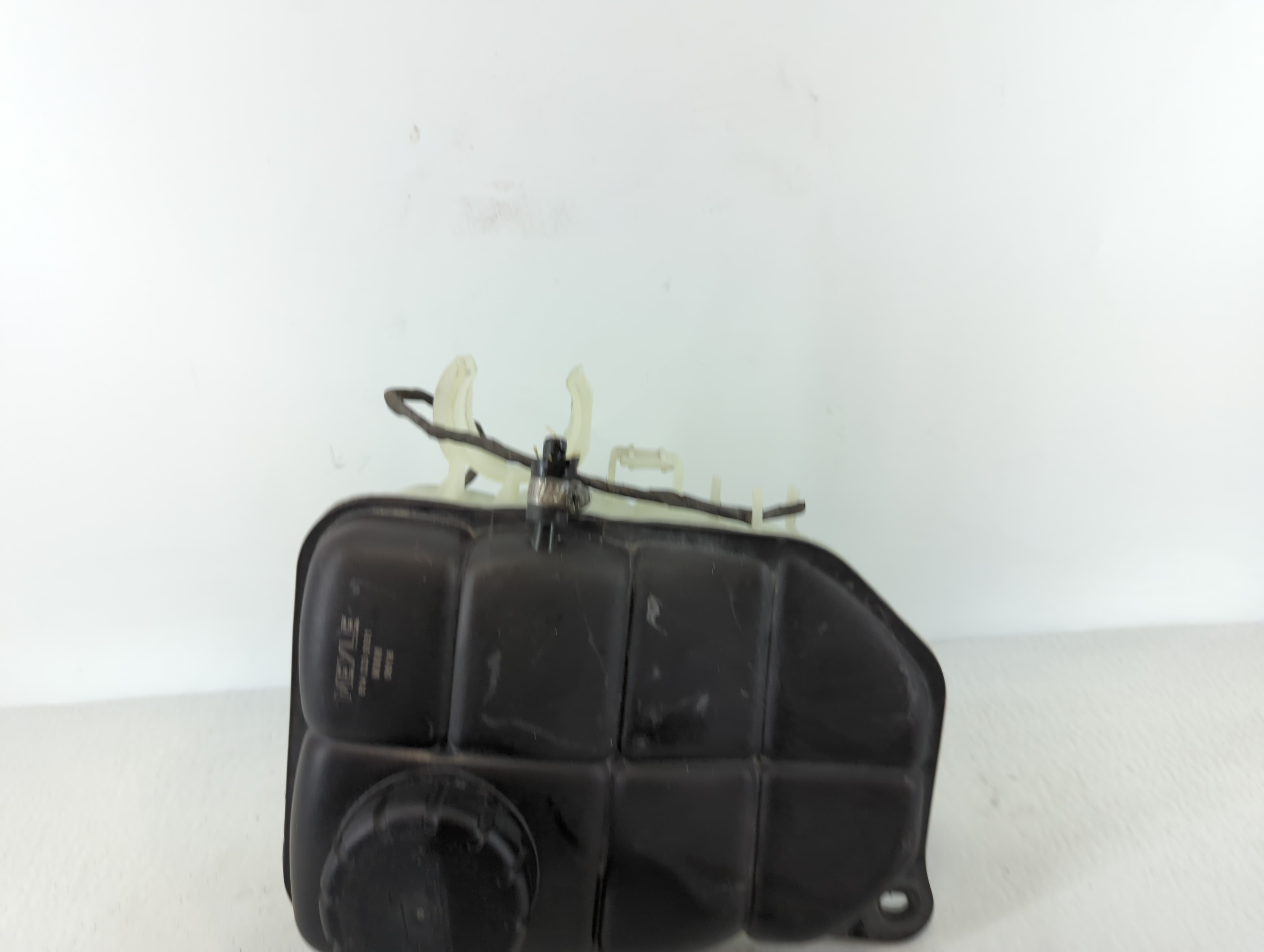 2003 Mercedes-benz Clk500 Windshield Washer Fluid Reservoir Bottle Oem 1111546 - Oemusedautoparts1.com