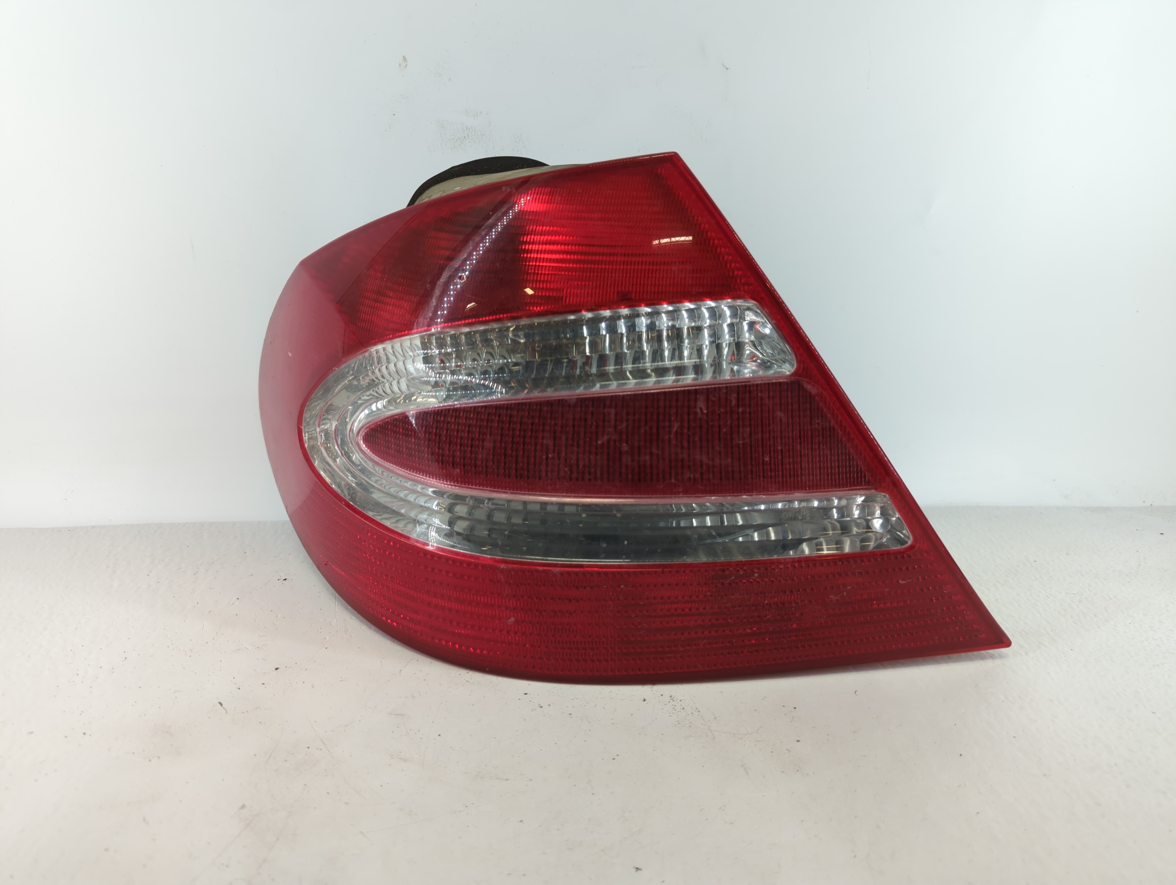 2003-2005 Mercedes-benz Clk500 Driver Left Side Tail Light Taillight Oem 1111549 - Oemusedautoparts1.com