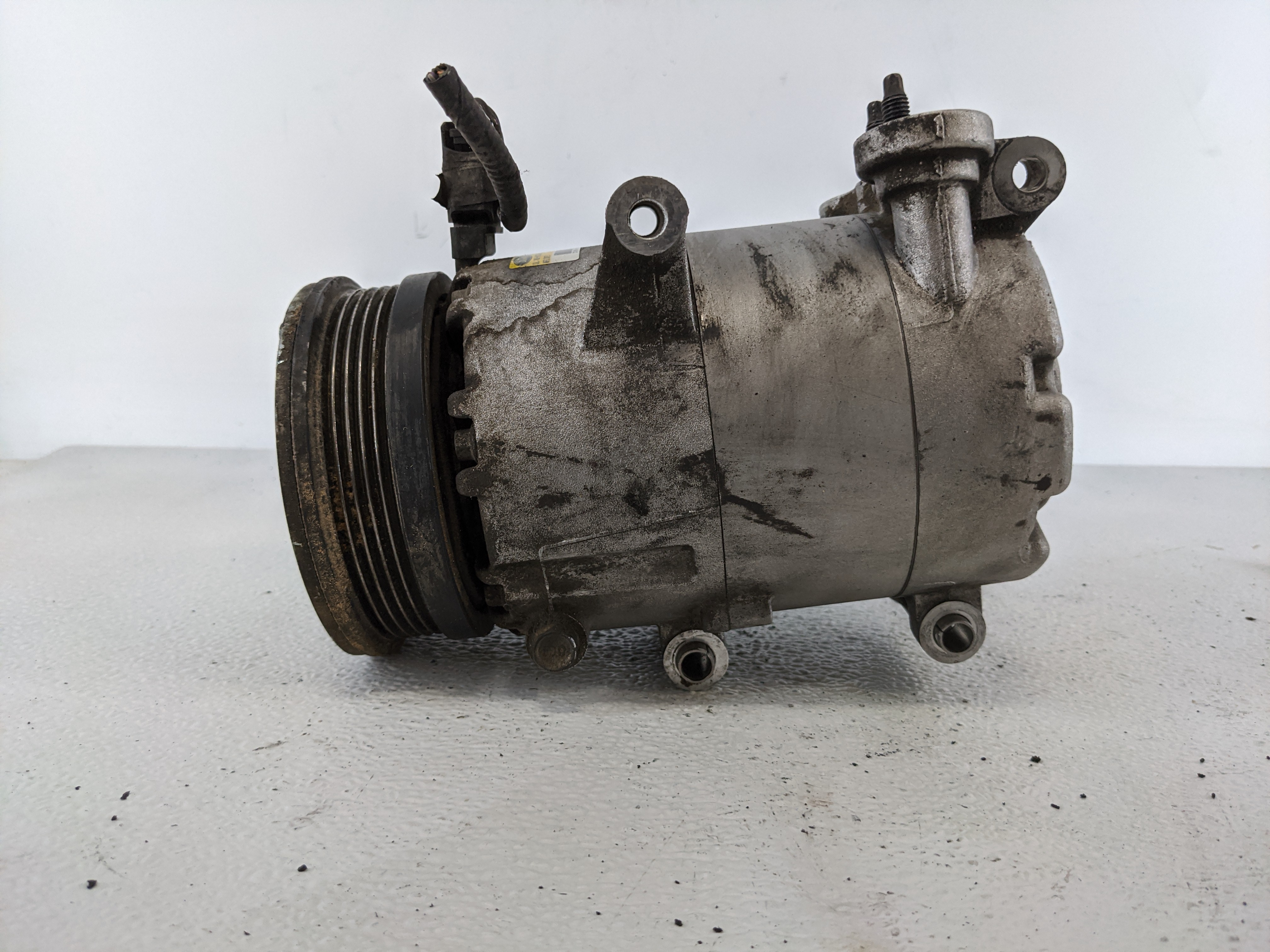 2013-2014 Ford Focus Air Conditioning A/c Ac Compressor Oem 1111580 - Oemusedautoparts1.com