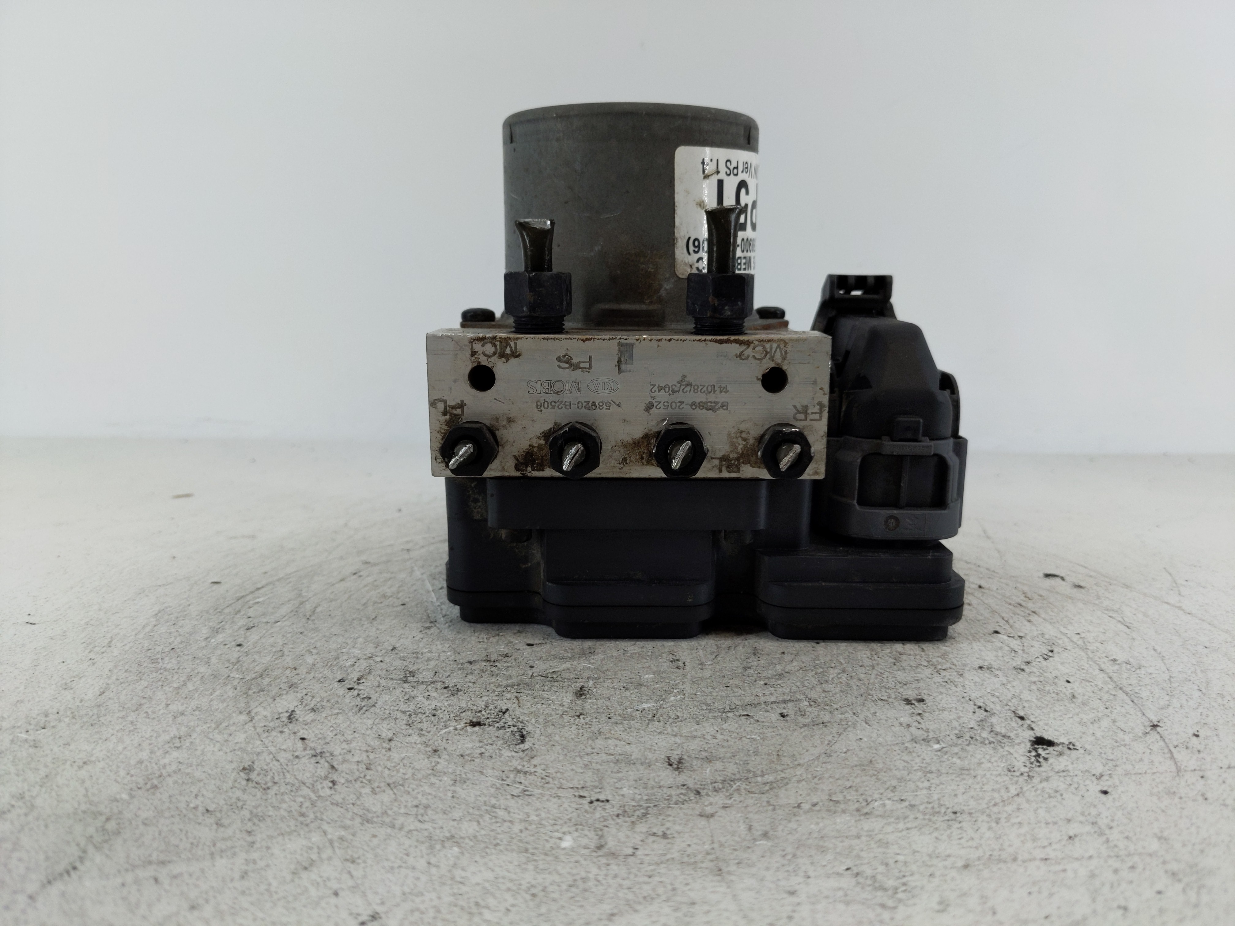 2014-2015 Kia Soul Abs Pump Control Module 1111597 - Oemusedautoparts1.com