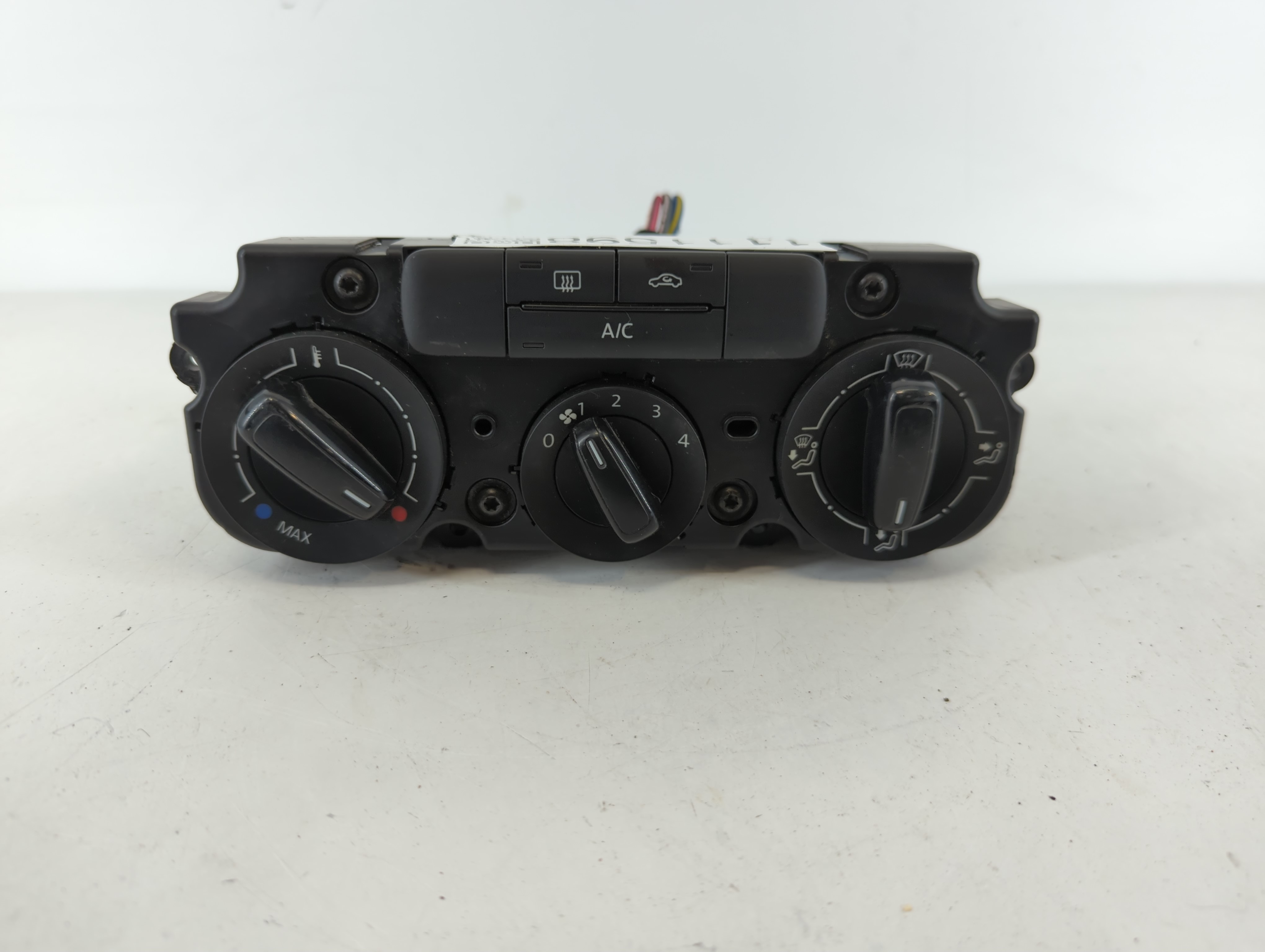 2011-2014 Volkswagen Jetta Ac Heater Climate Control 90151-903 1111598 - Oemusedautoparts1.com