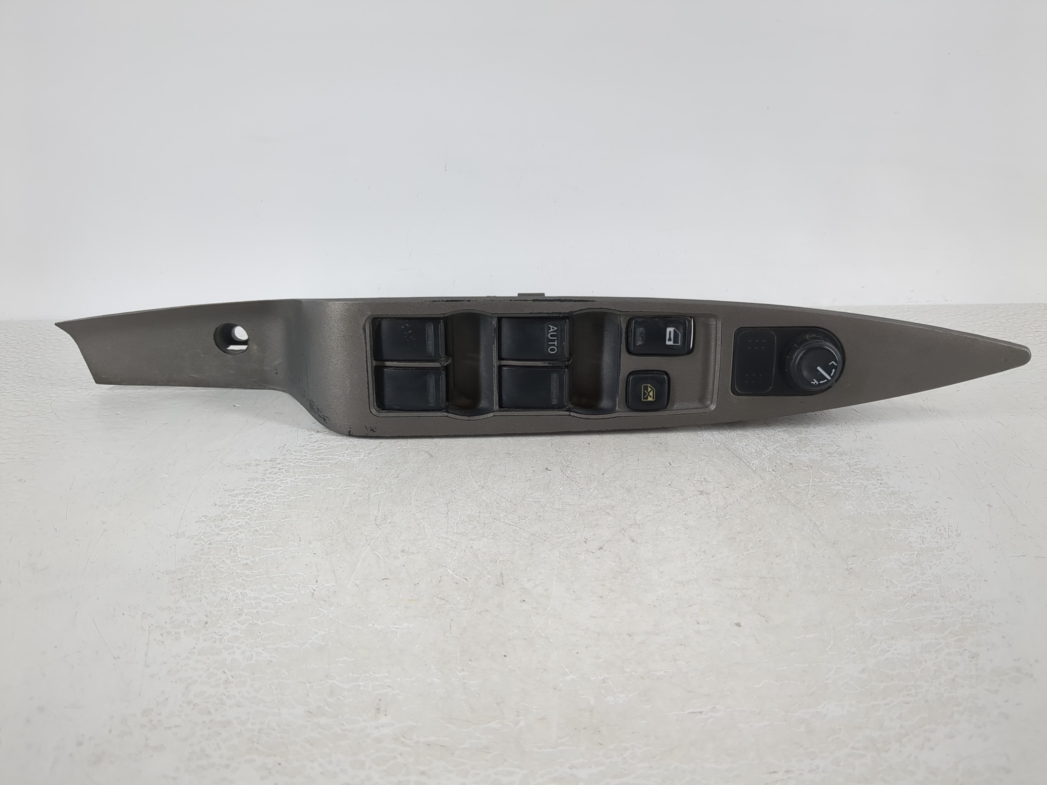 2002-2006 Nissan Altima Driver Left Door Master Power Window Switch 1111684 - Oemusedautoparts1.com