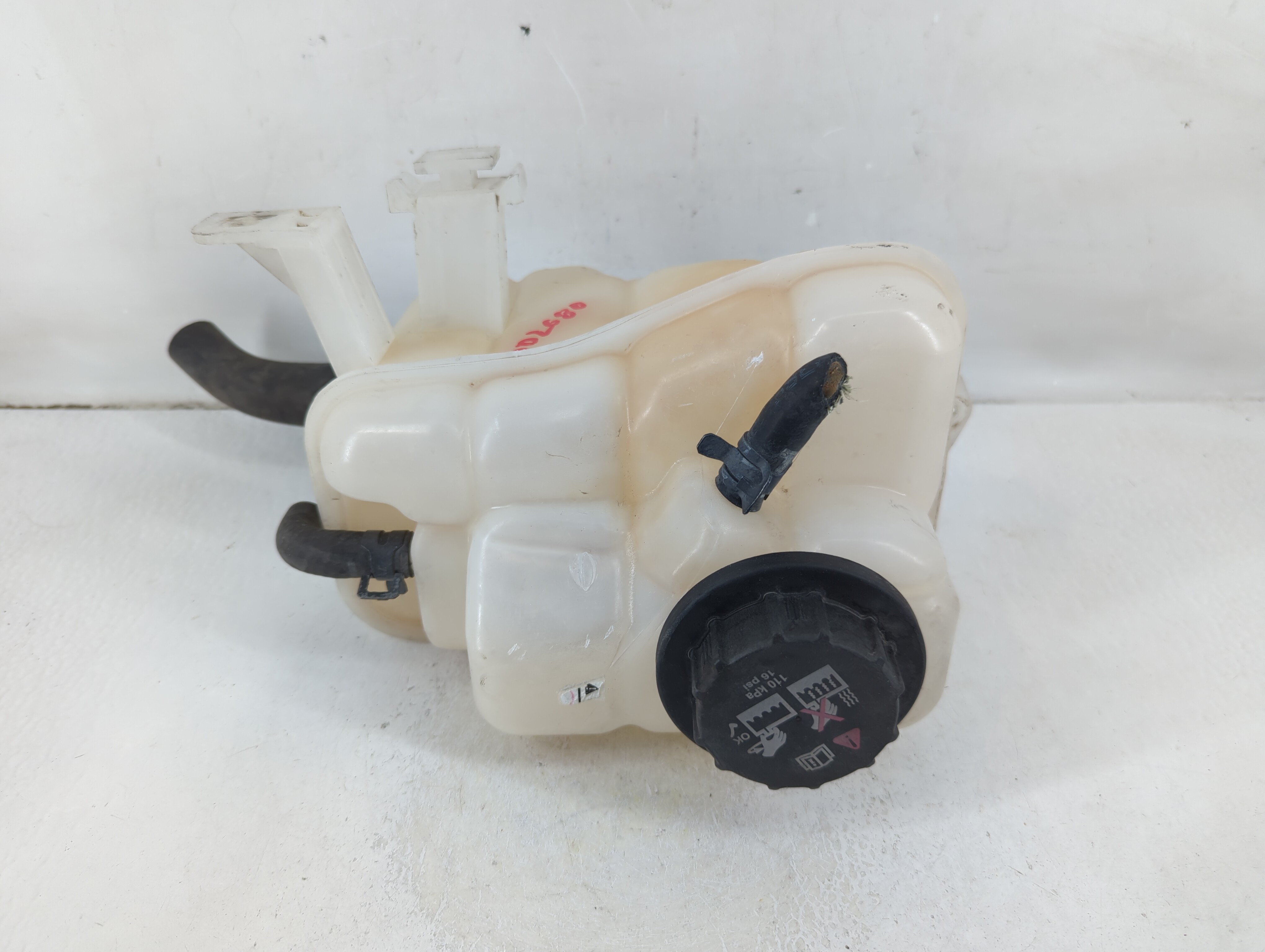1997-2007 Ford Taurus Windshield Washer Fluid Reservoir Bottle Oem 1111721 - Oemusedautoparts1.com