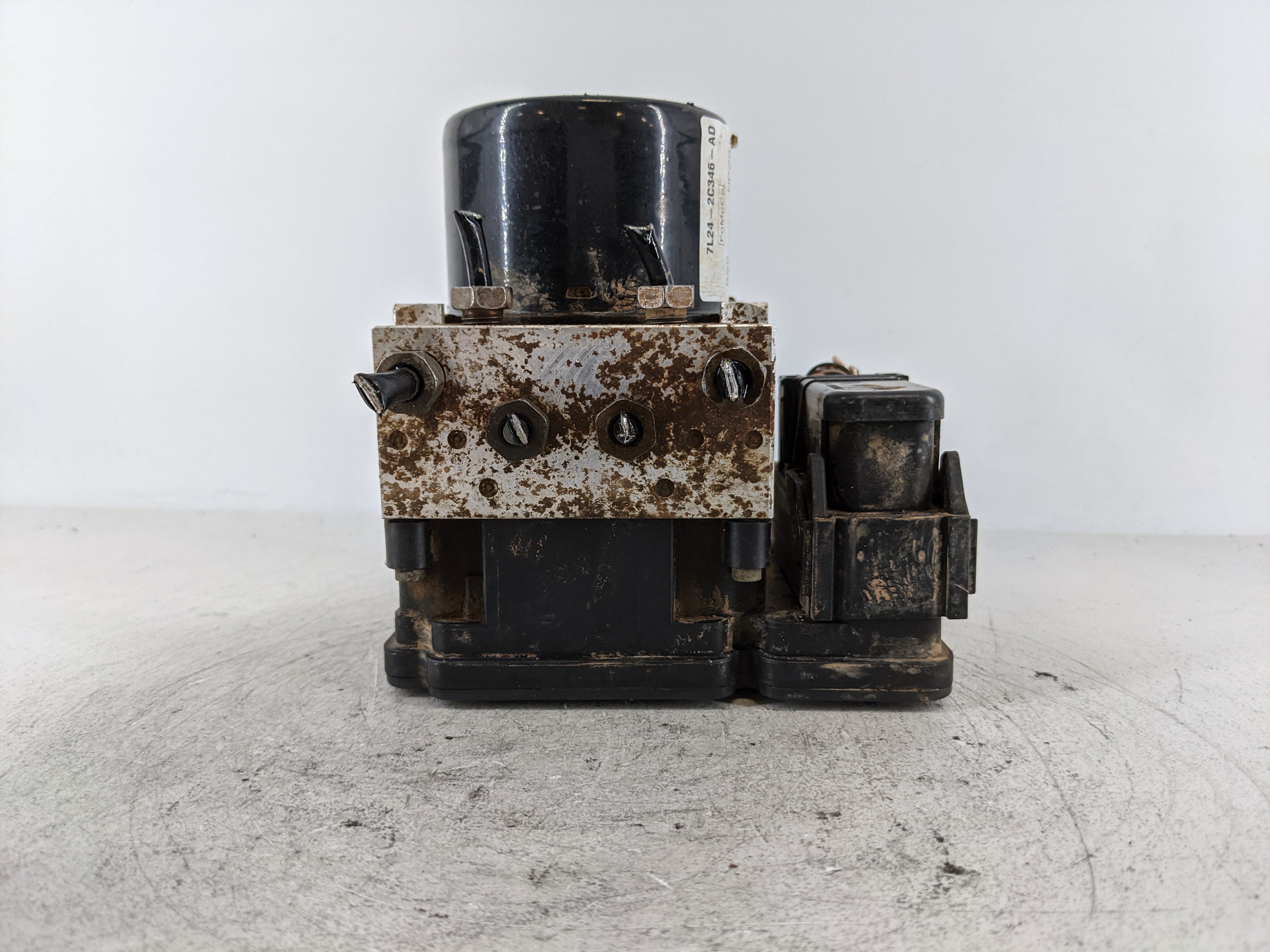 2006-2008 Ford Explorer Abs Pump Control Module 1111747 - Oemusedautoparts1.com