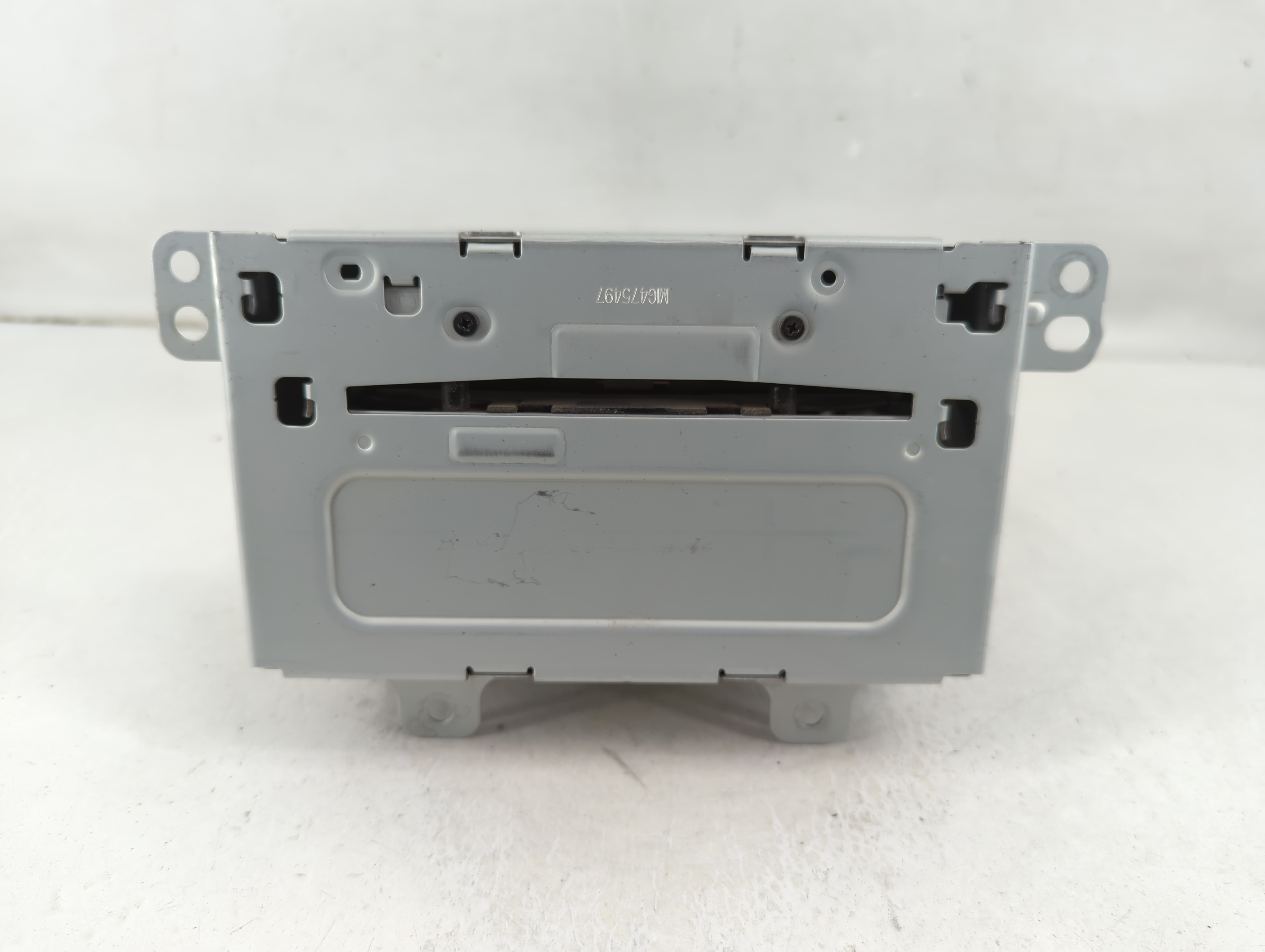 2016-2016 Chevrolet Cruze Am Fm Cd Player Radio Receiver 1111842 - Oemusedautoparts1.com