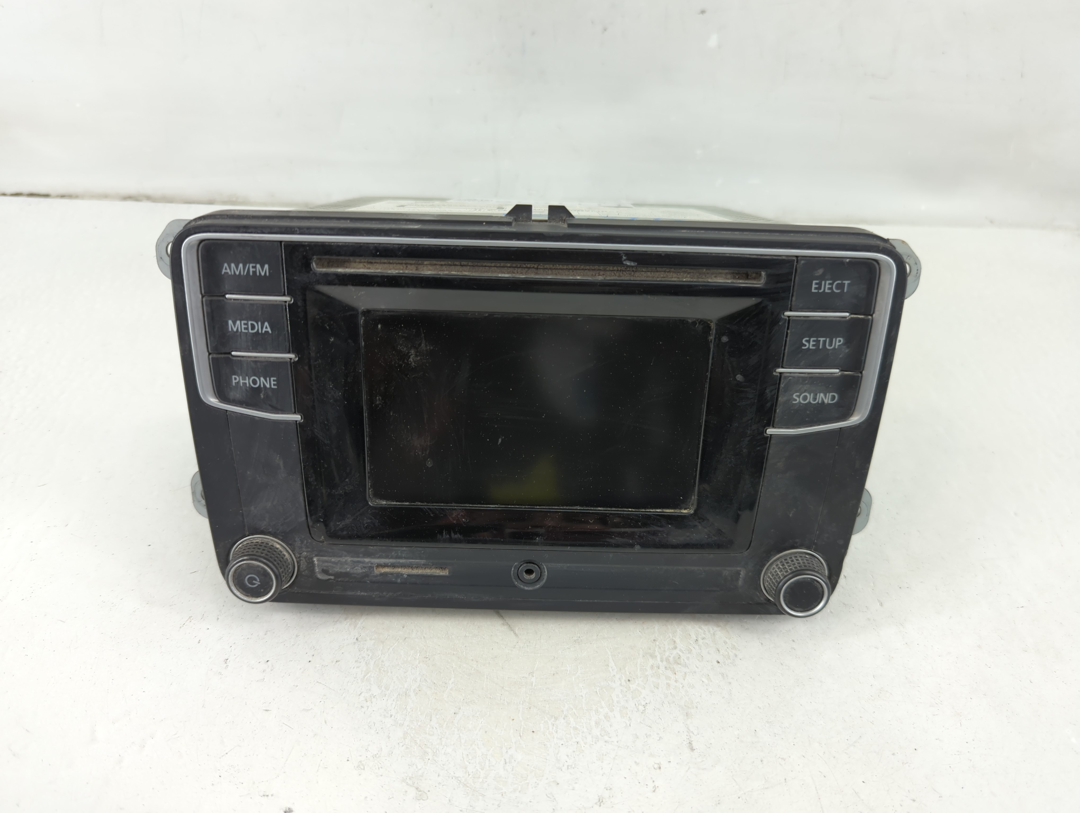 2016-2016 Volkswagen Passat Am Fm Cd Player Radio Receiver 1111846 - Oemusedautoparts1.com