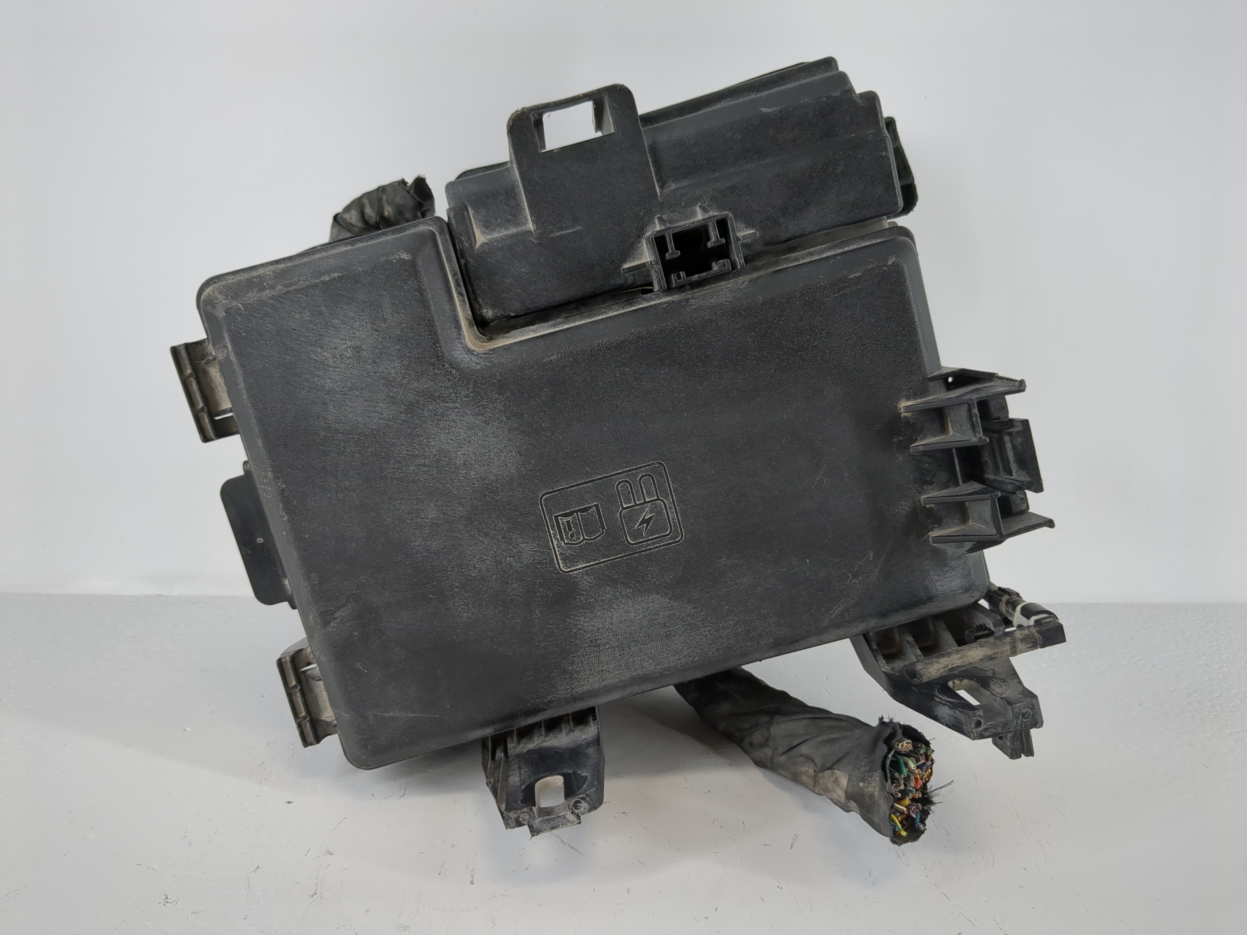 Picture of 2017-2017 Ford F-150 Fusebox Fuse Box Relay Module Hl3t-12a581 Acd 1111875