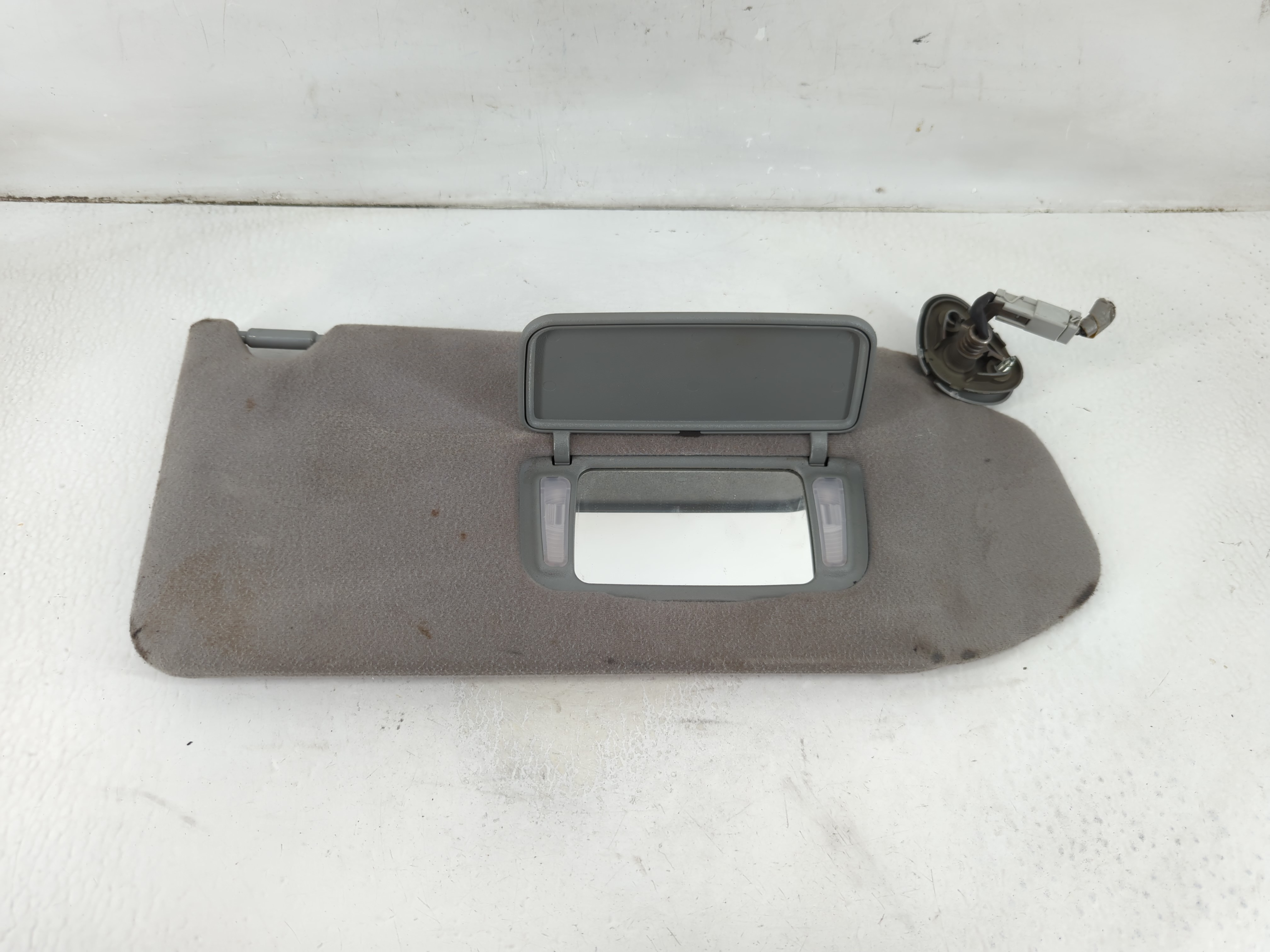 Picture of 2003-2004 Honda Pilot Passenger Sun Visor Mirror Right Sunvisor Grey 1111909