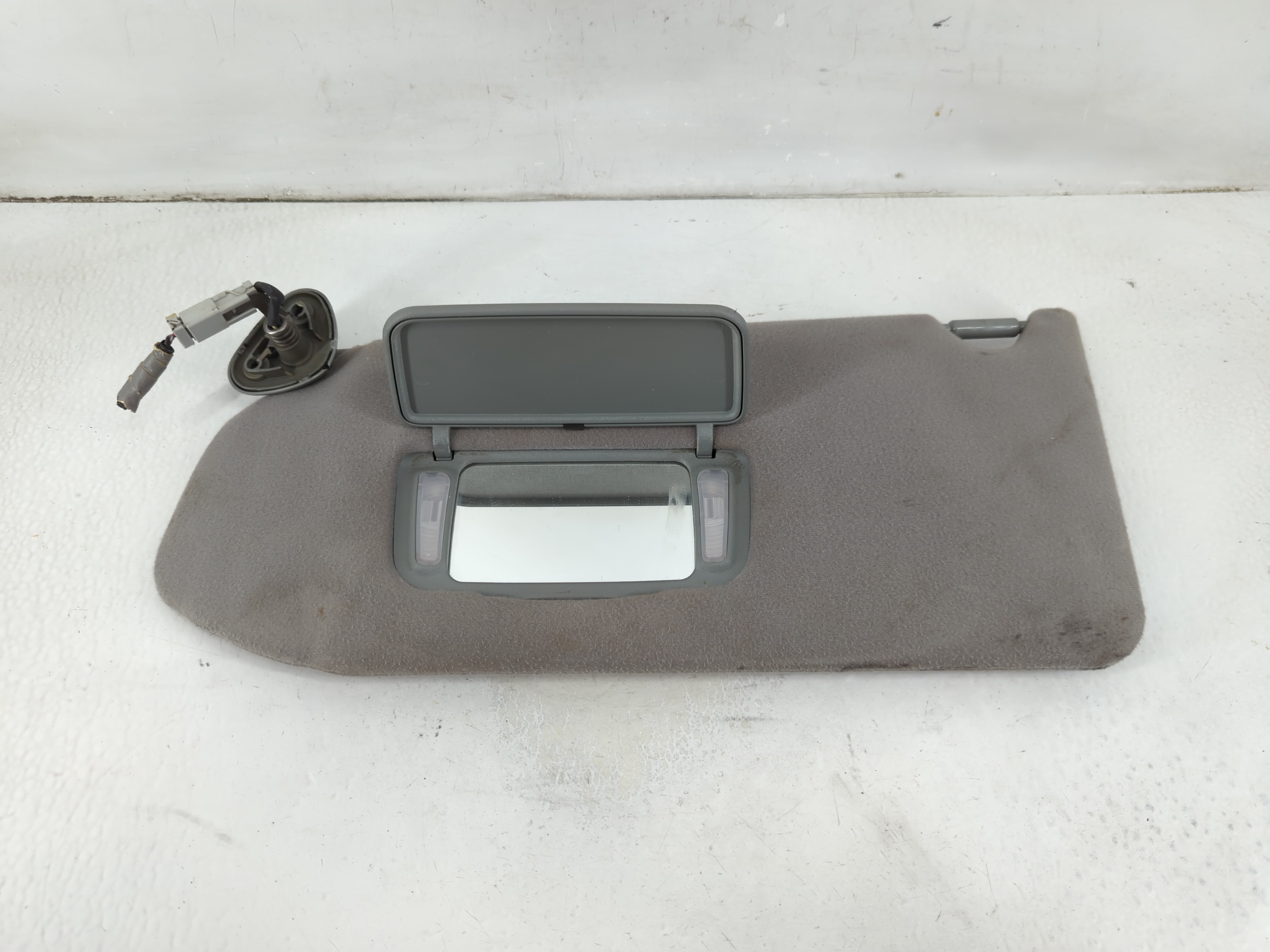 Picture of 2003-2004 Honda Pilot Driver Sun Visor Mirror Left Sunvisor Grey 1111911