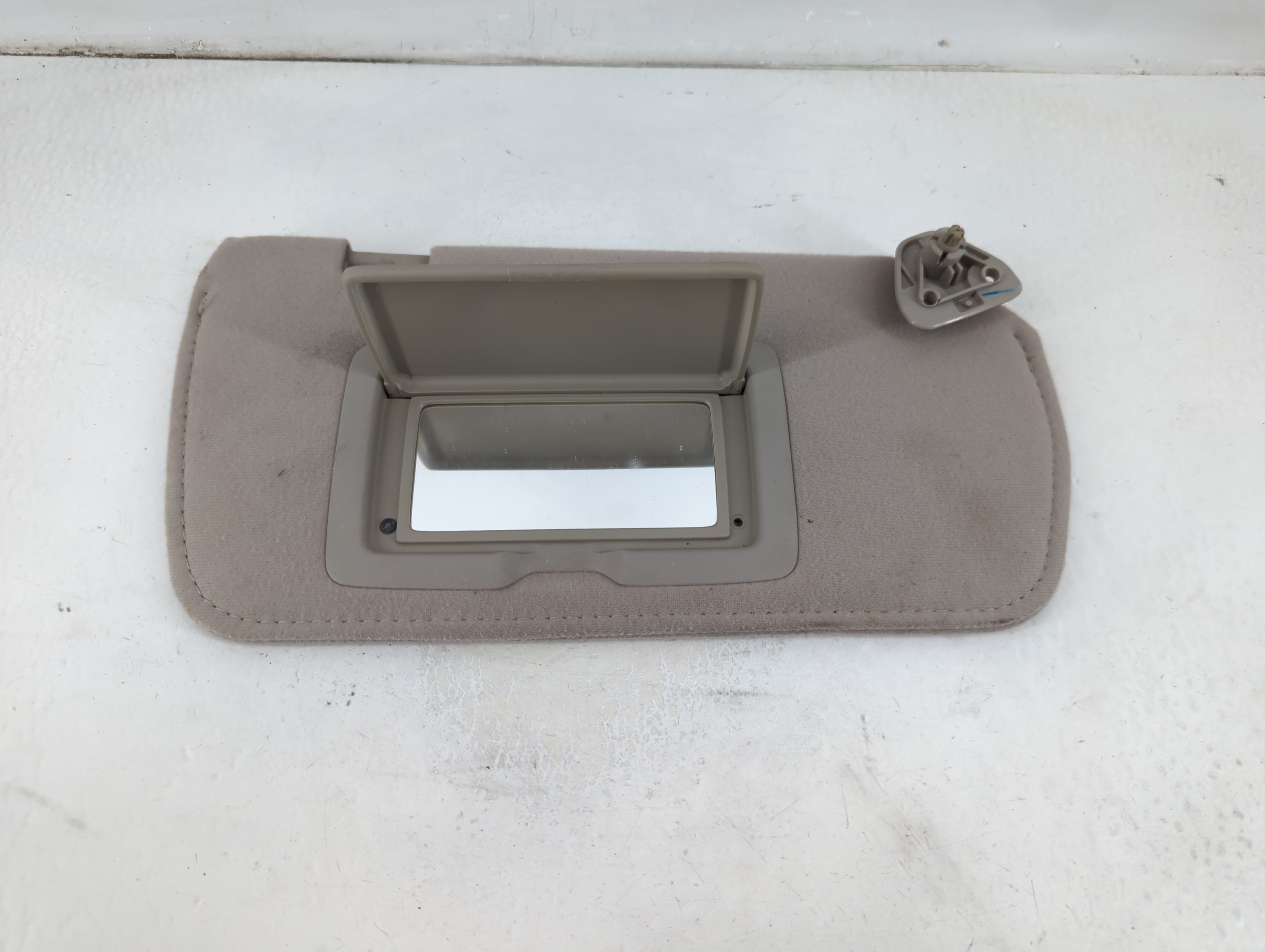 Picture of 2002-2003 Nissan Altima Passenger Sun Visor Mirror Right Sunvisor Grey 1111925