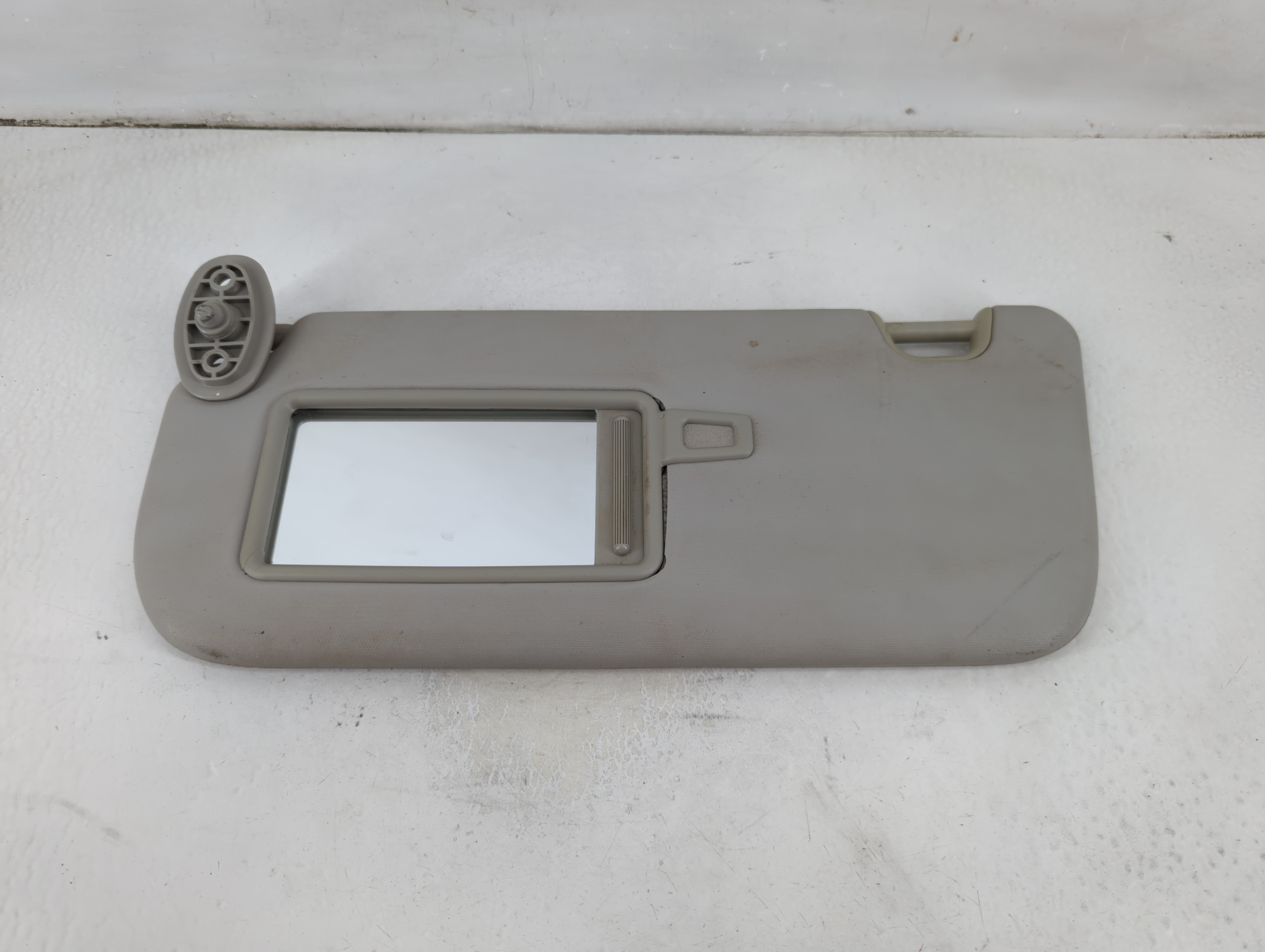 Picture of 2014-2019 Kia Soul Passenger Sun Visor Mirror Right Sunvisor Pale Grey 1111929