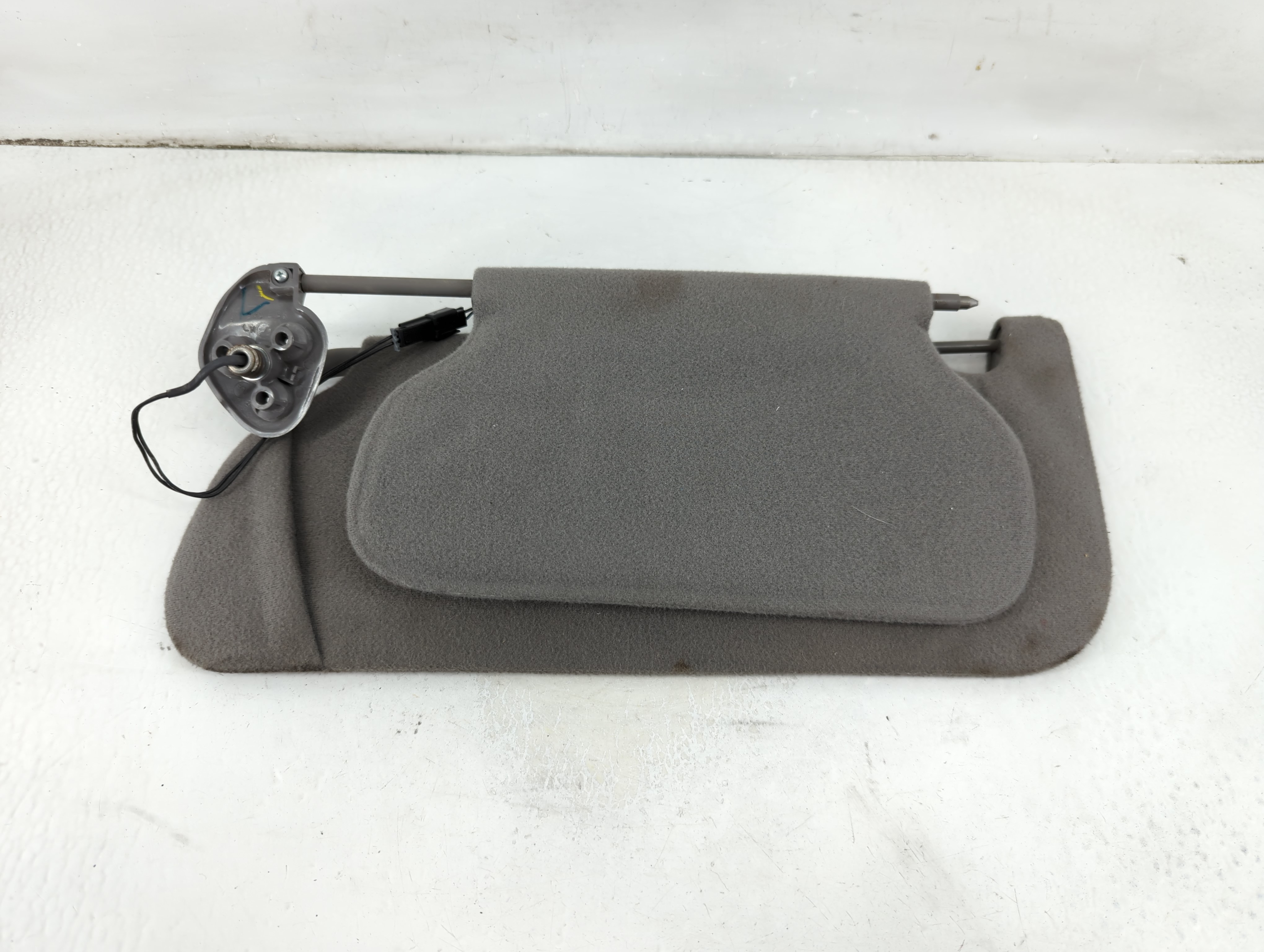 2000-2005 Cadillac Deville Driver Sun Visor Mirror Left Sunvisor 1111931 - Oemusedautoparts1.com