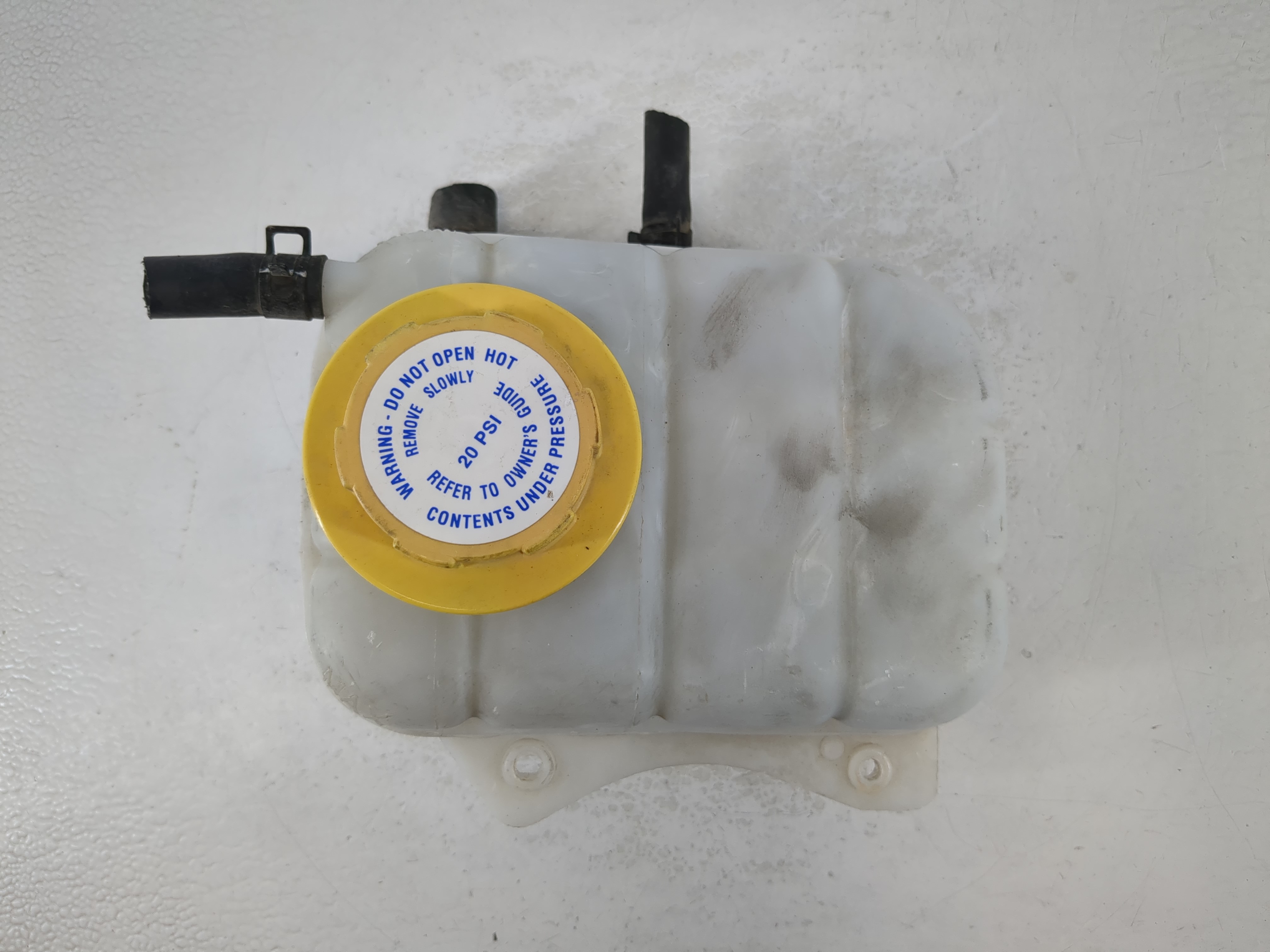 2004-2008 Suzuki Forenza Radiator Coolant Overflow Expansion Tank Bottle 1111951 - Oemusedautoparts1.com