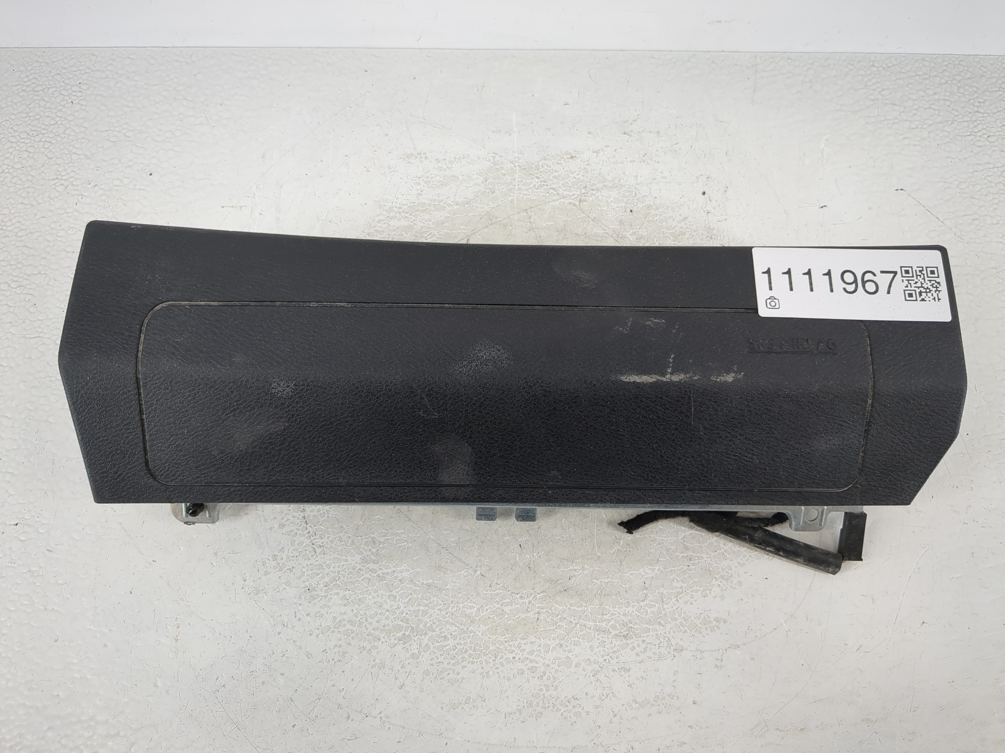 Picture of 2017-2019 Infiniti Qx30 Air Bag Driver Left Knee Oem 1111967