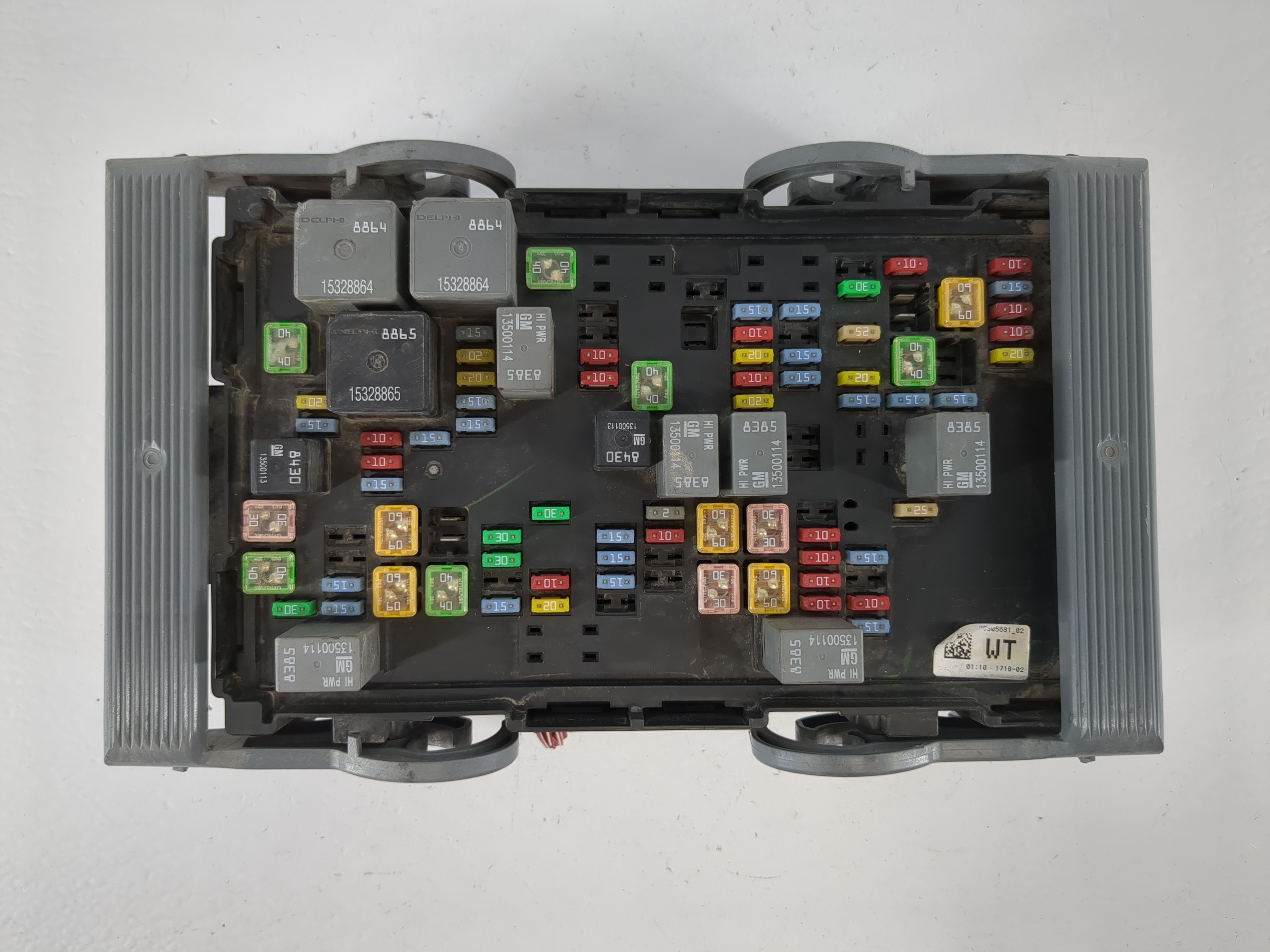 Picture of 2010-2014 Chevrolet Tahoe Fusebox Fuse Box Relay Module 1112012