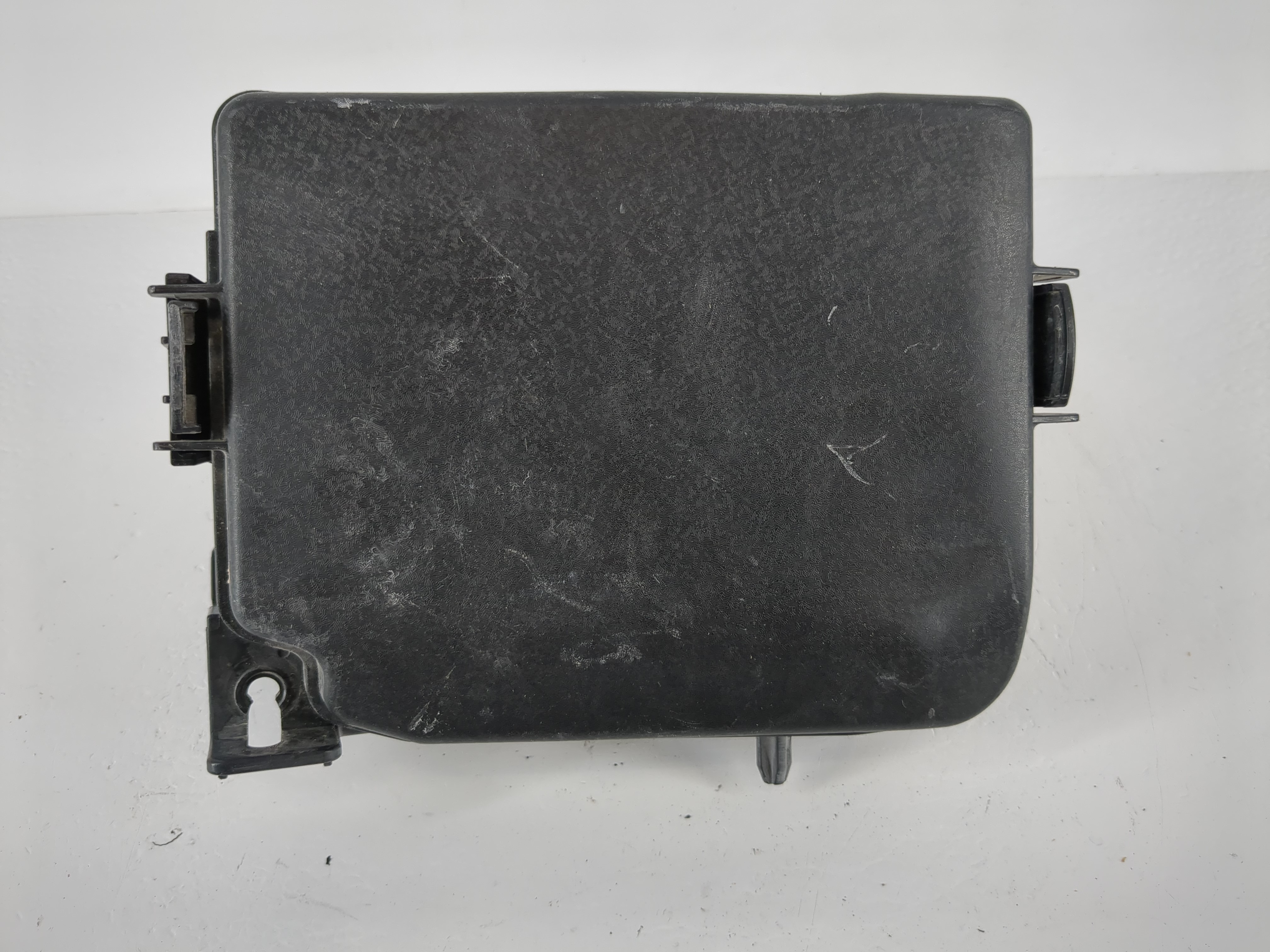 Picture of 2017-2018 Kia Forte Fusebox Fuse Box Relay Module 91218 B0400 1112040