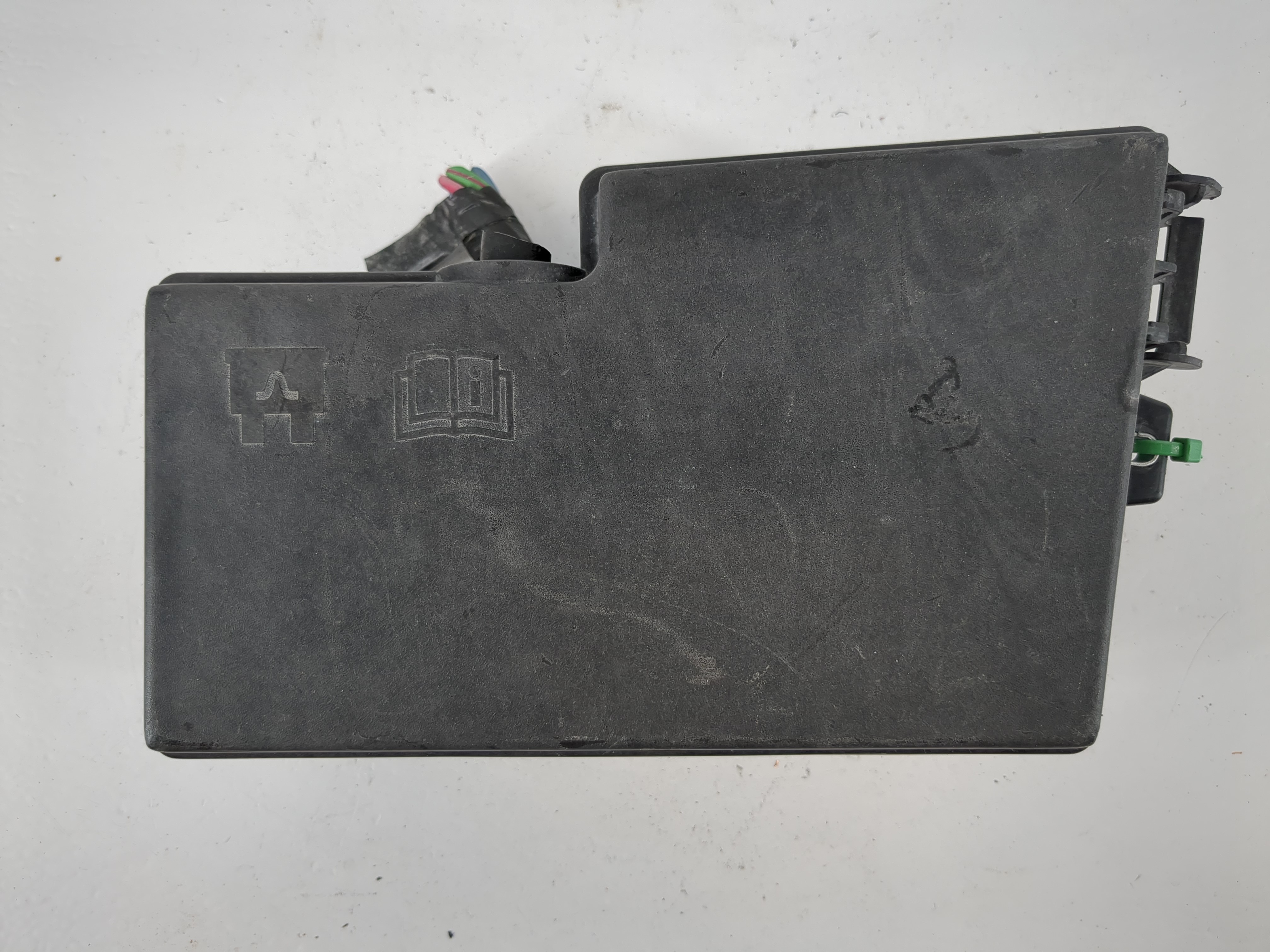 Picture of 2013-2016 Ford Escape Fusebox Fuse Box Relay Module Av6t-14a067-ac 1112043