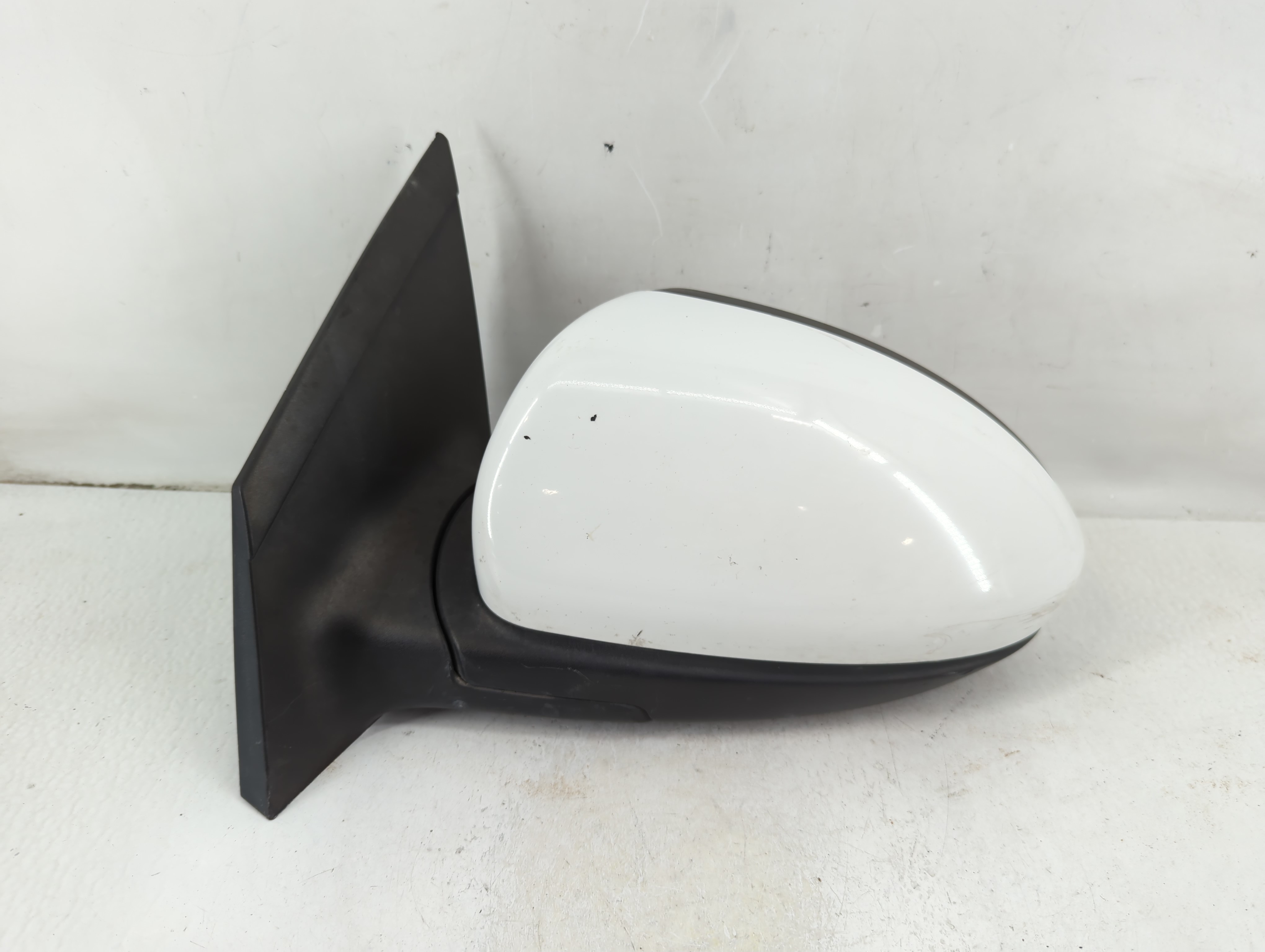 2011-2016 Chevrolet Cruze Driver Left Side View Power Door Mirror White 1112048 - Oemusedautoparts1.com