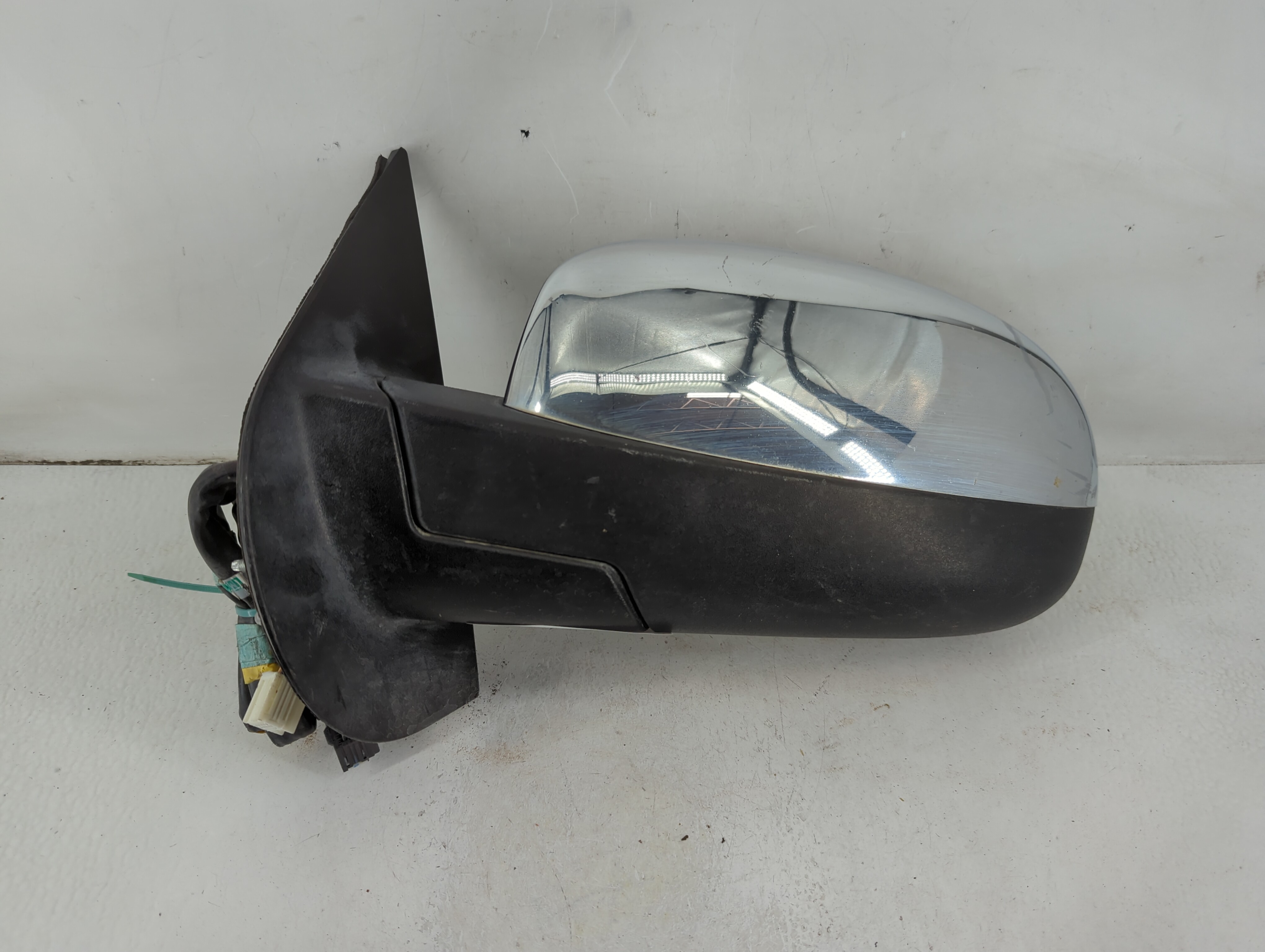 2009-2014 Chevrolet Tahoe Driver Left Side View Power Door Mirror Chrome 1112049 - Oemusedautoparts1.com