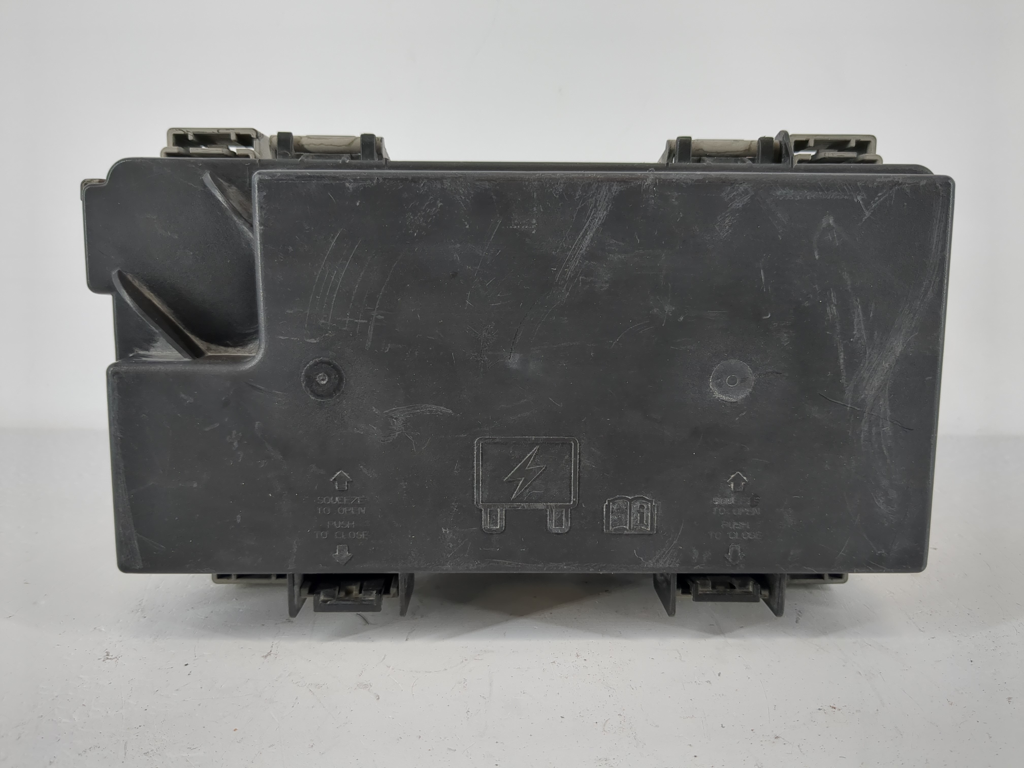 Picture of Dodge Caravan Fusebox Fuse Box Relay Module Tipm 68239606aa 1112074