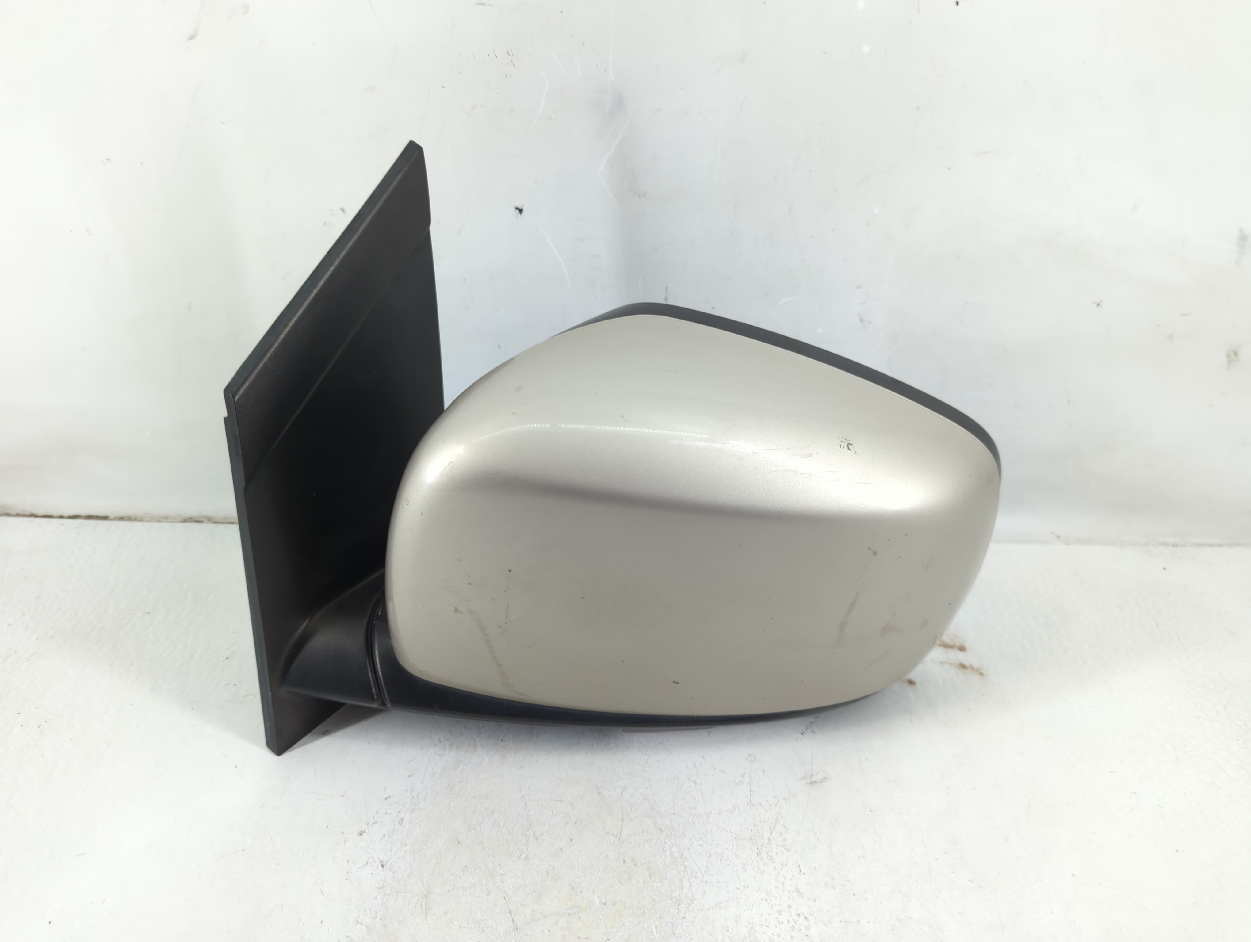 2011 Chrysler Town & Country Driver Left Side View Power Door Mirror 1112087 - Oemusedautoparts1.com