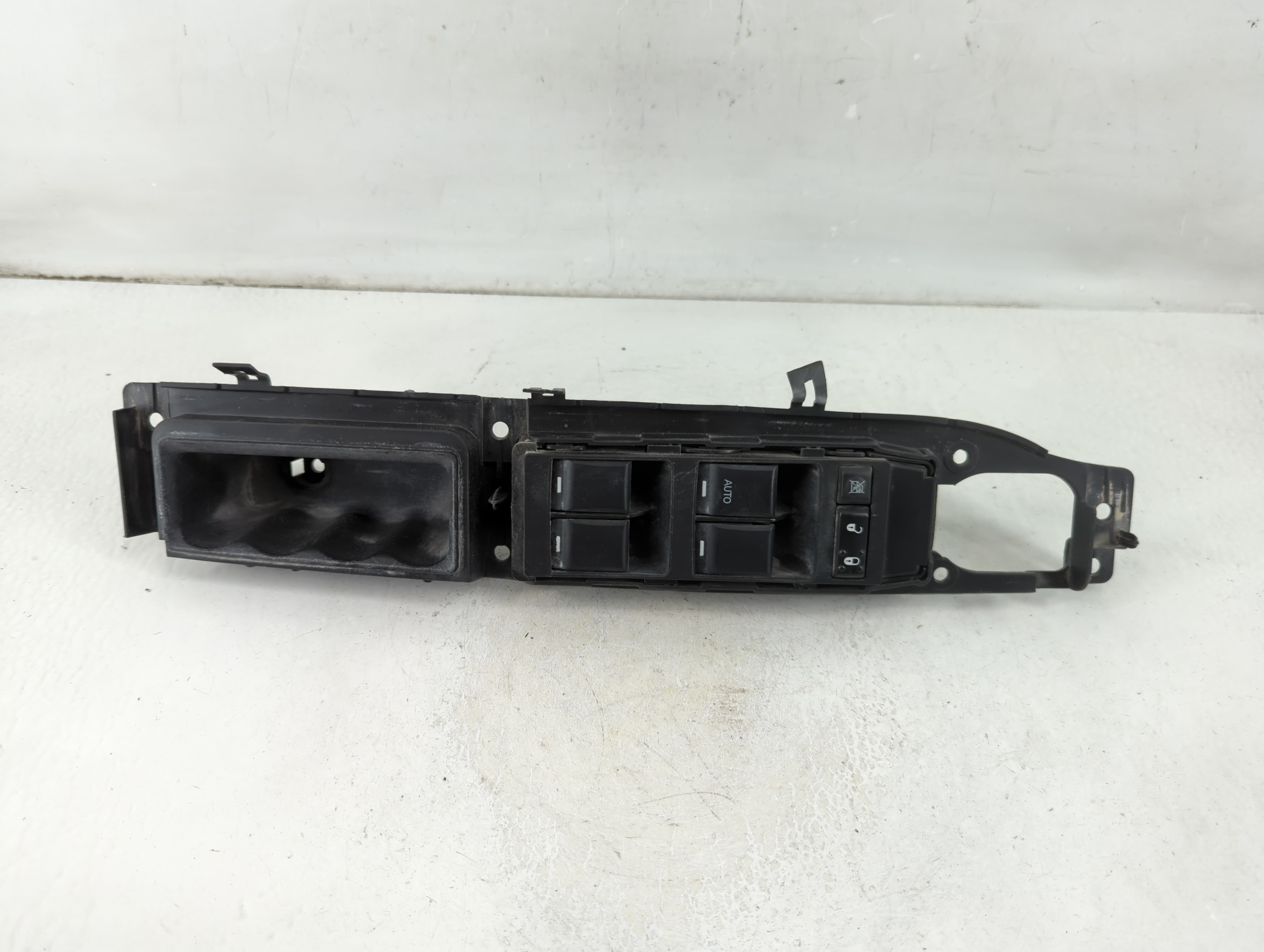 2011-2017 Jeep Patriot Driver Left Door Master Power Window Switch 1112172 - Oemusedautoparts1.com
