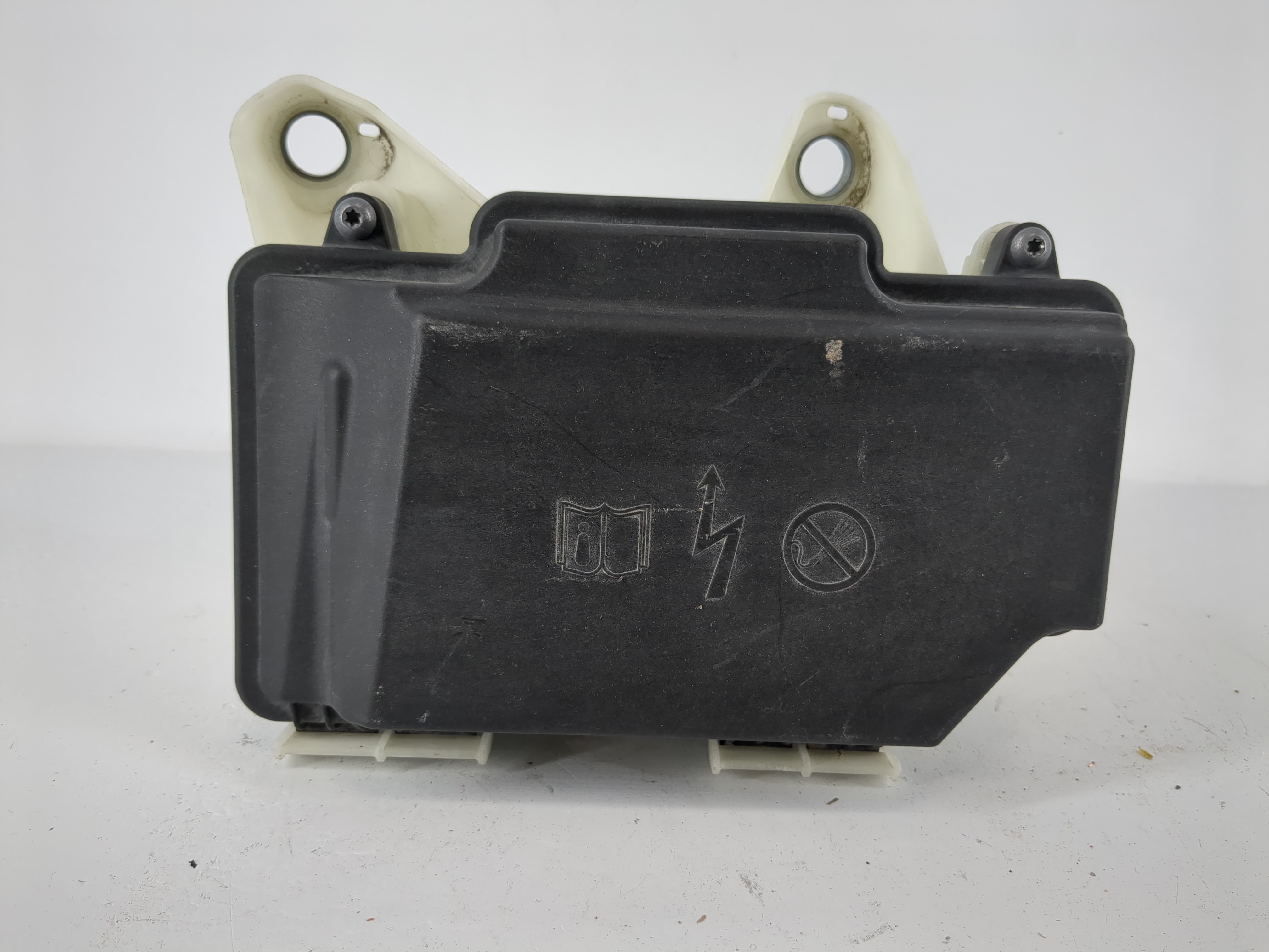 Picture of 2015-2017 Mercedes-benz C300 Fusebox Fuse Box Relay Module 1112263