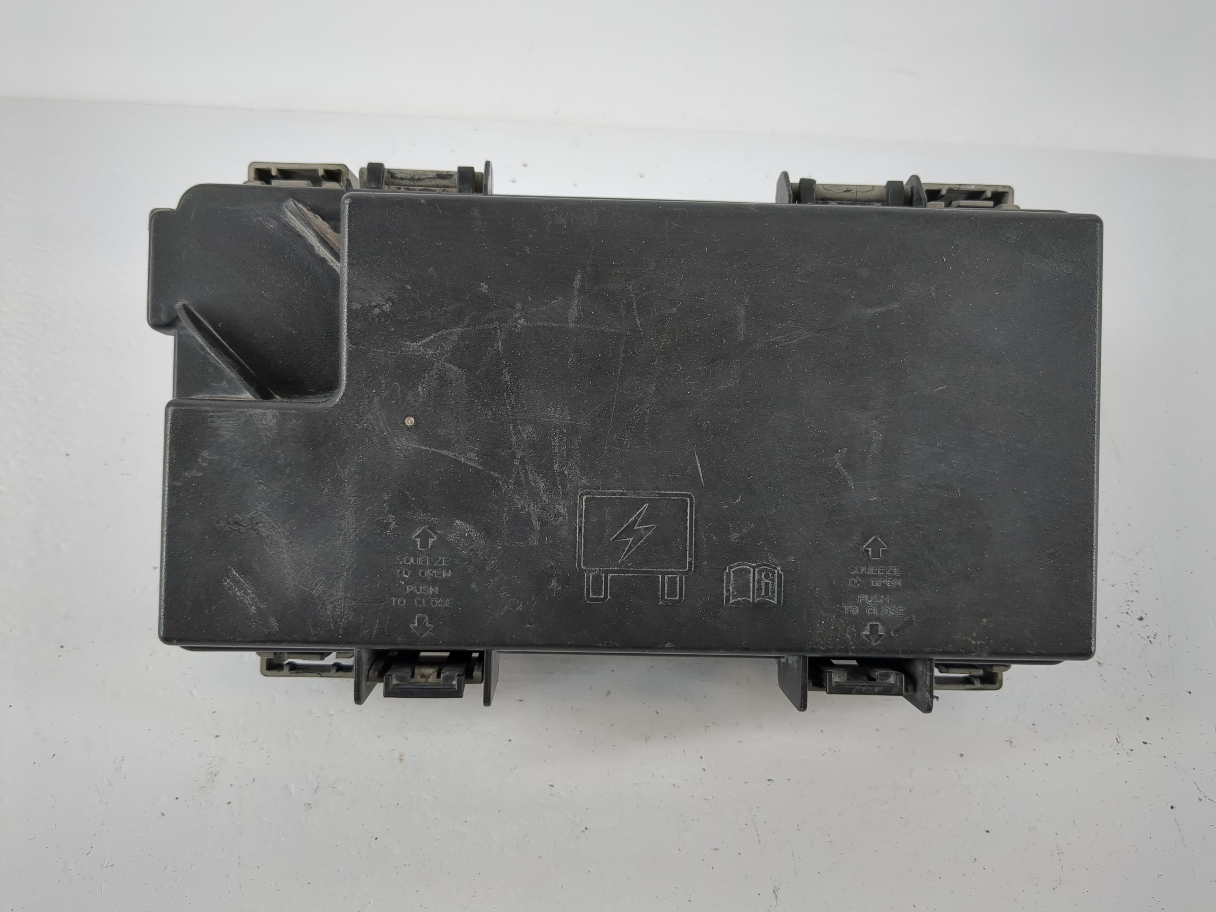 Picture of Dodge Caravan Fusebox Fuse Box Relay Module Tipm 68239606aa 1112282